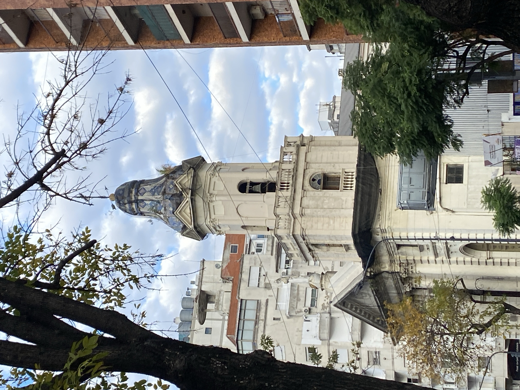 Evening snapshots capture Buenos Aires street life and landmarks