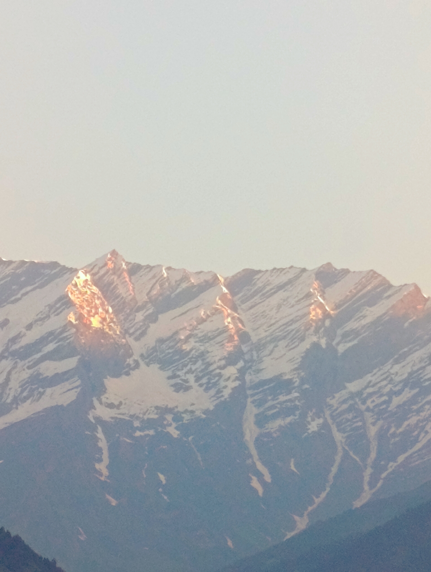 Dawn to dusk: Mountains, meditation, and daily moments in Vashisht