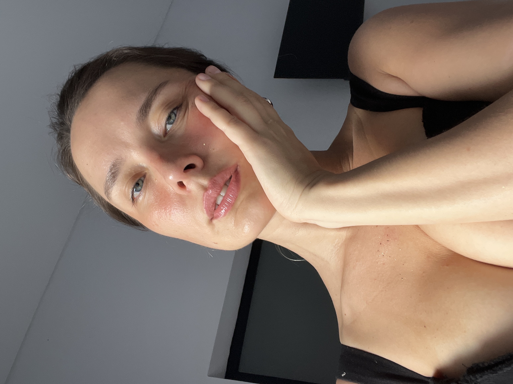 Woman takes morning selfies in North Kuta residence