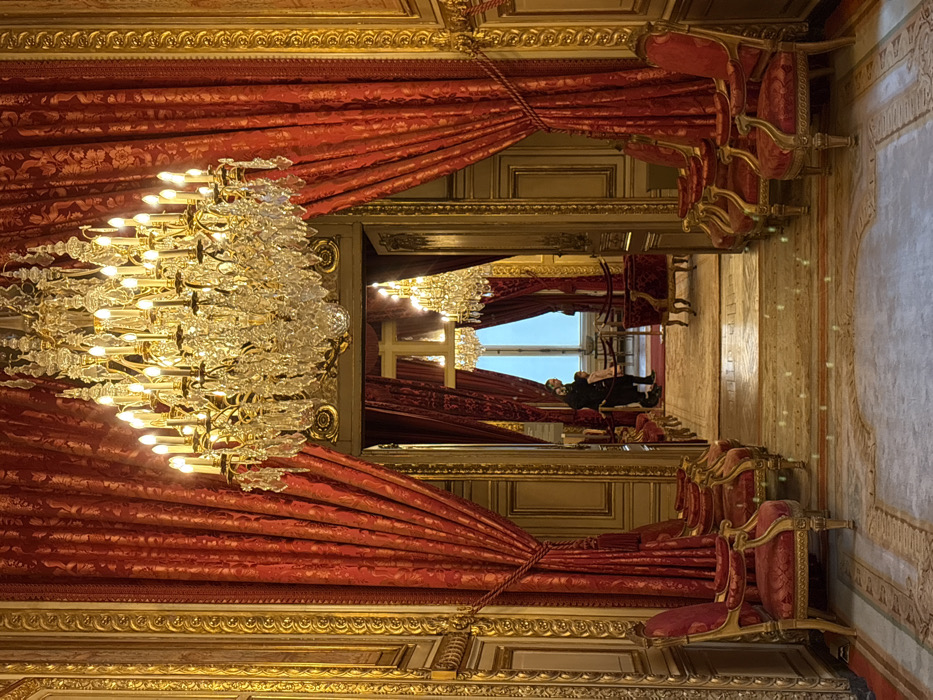 Tourists visit Louvre Museum and Versailles during Tuesday afternoon