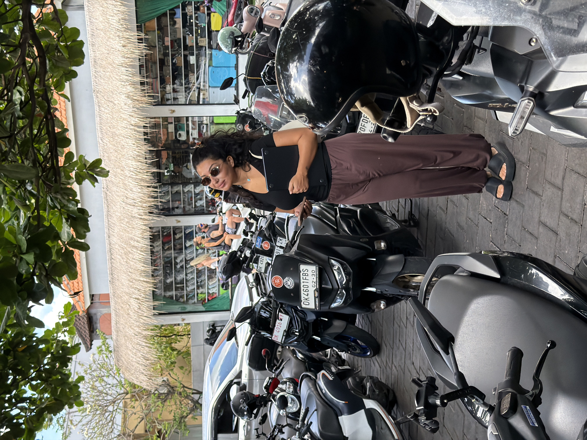 Morning life documented across North Kuta cafes and streets