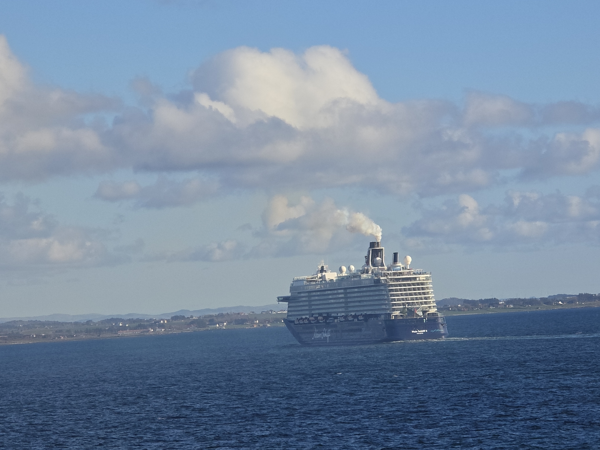 Cruise ship spotted sailing off Stavanger coast