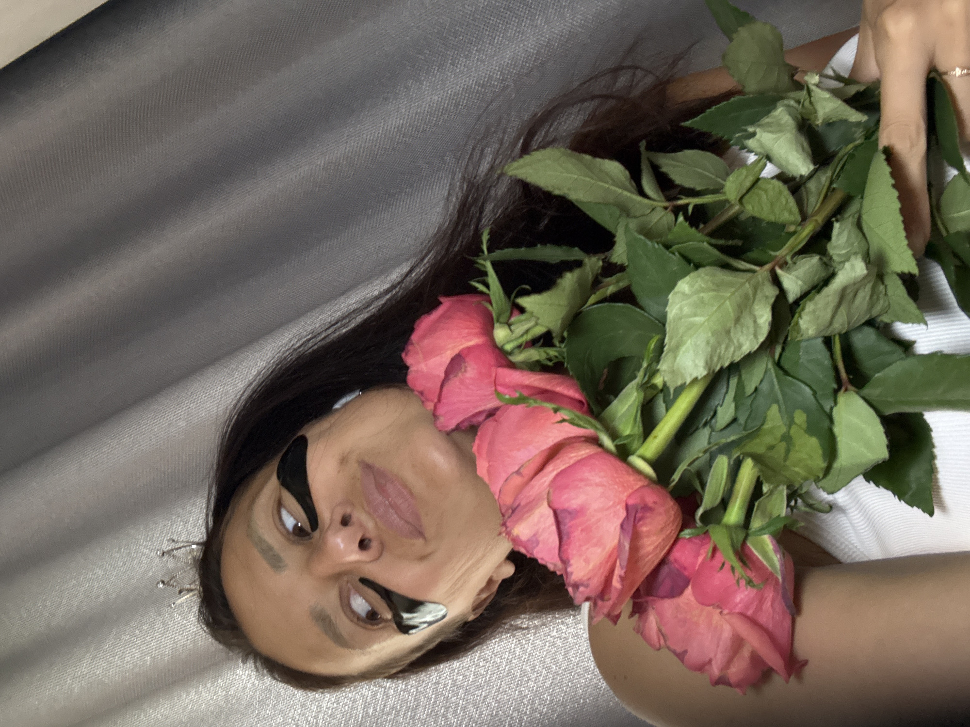 Woman documents early morning routine with selfies in Russia