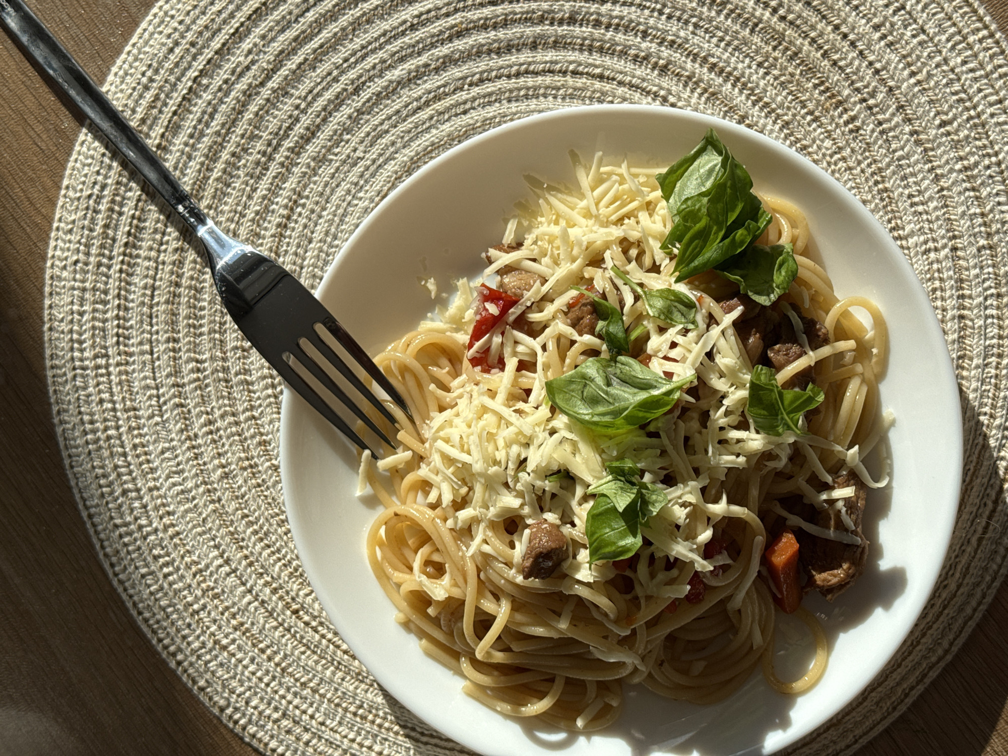 Lunch documented: Spaghetti meal captured in Perm, Russia
