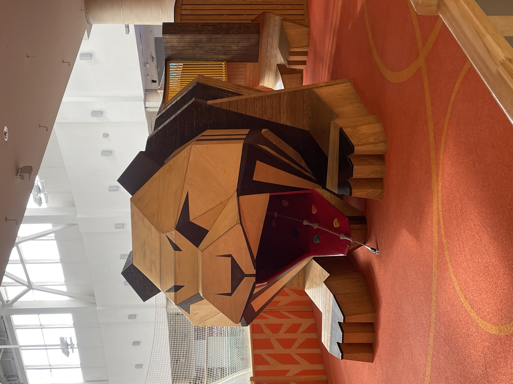 Witness documents Planet Mall interior spaces in Krasnoyarsk