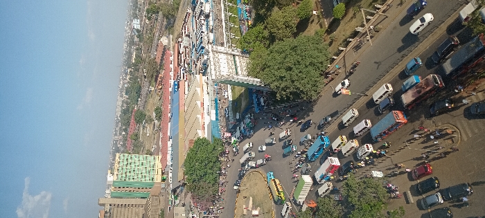 Nairobi street life documented across transport hubs during midday