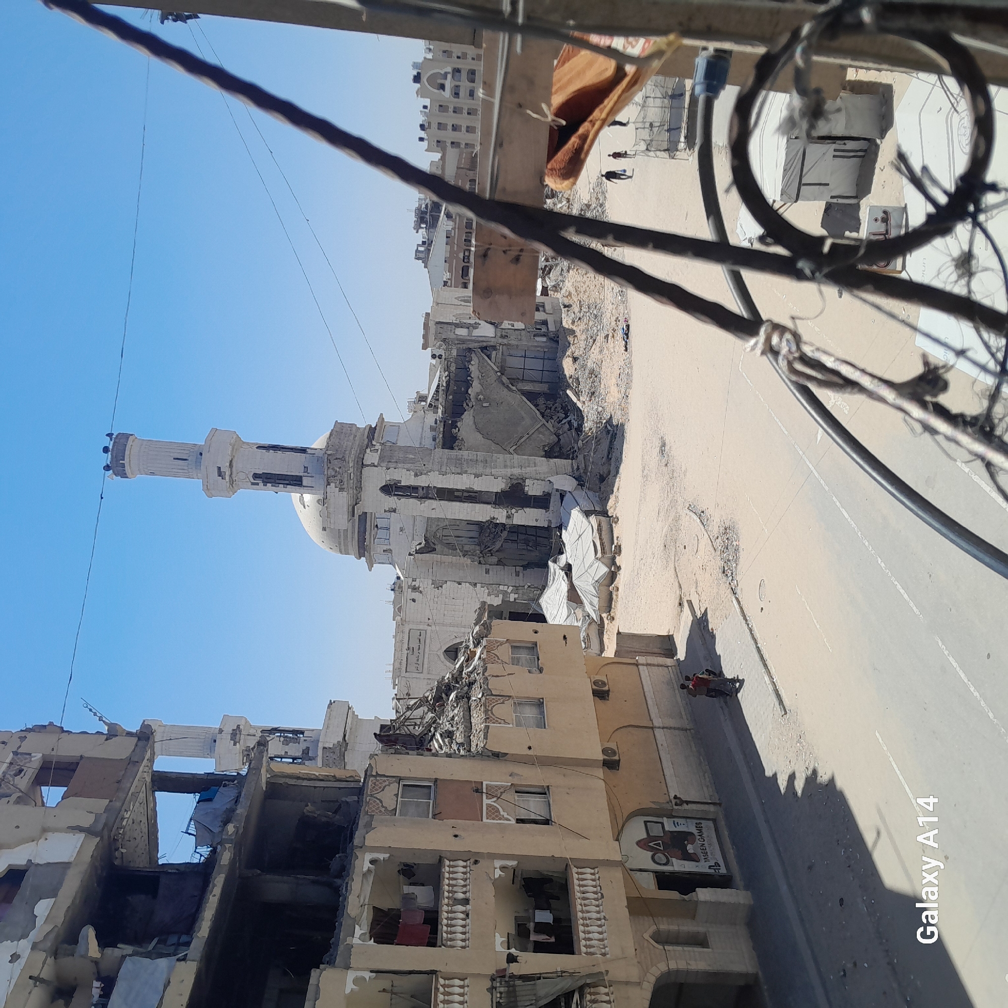 Khan Yunis witnesses document destruction, temporary settlements, urban scenes