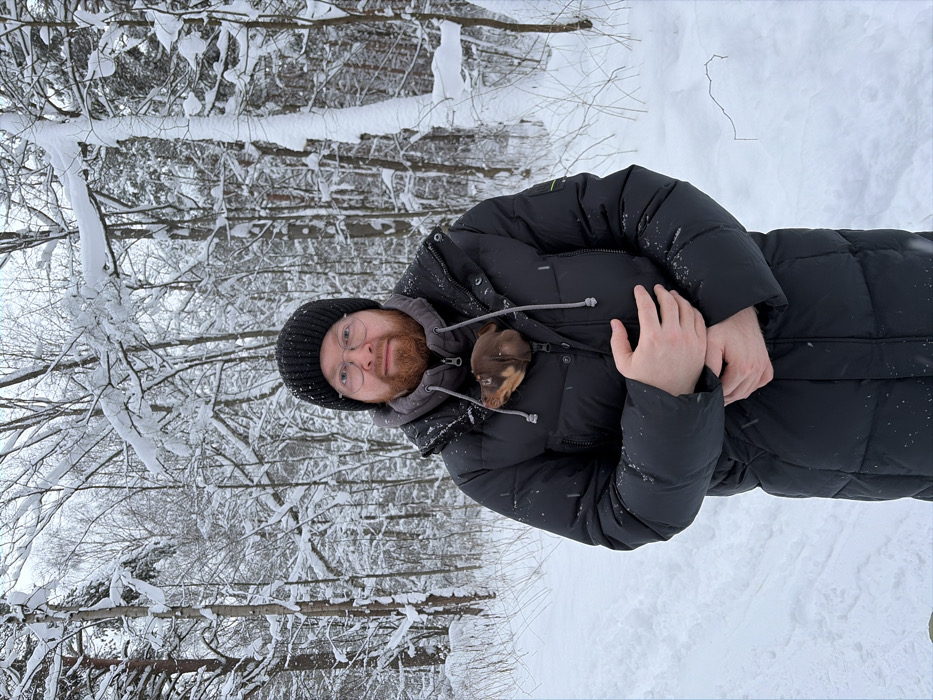 Man photographed in snowy Kotelniki forest Saturday afternoon