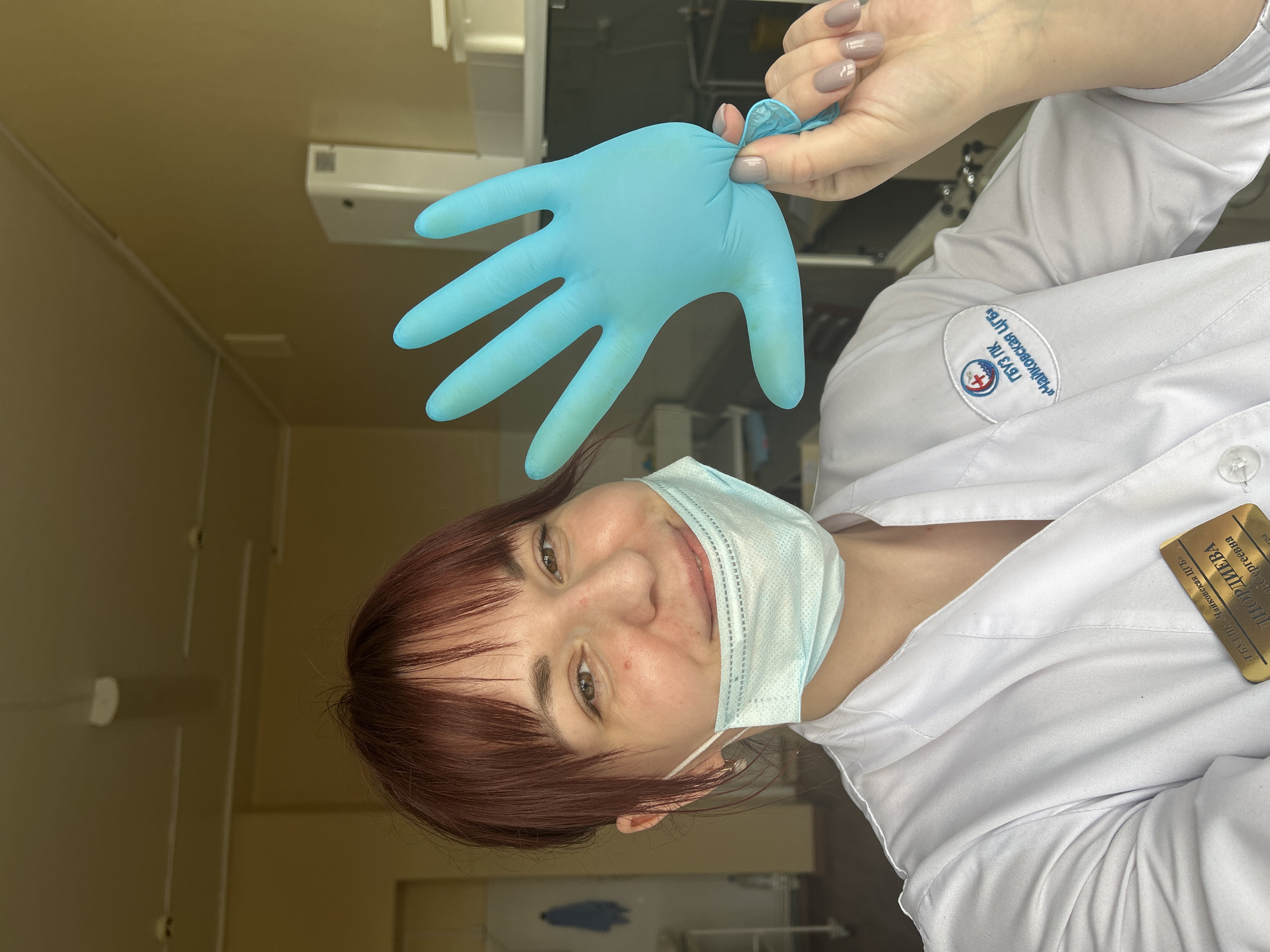 Medical worker photographed at healthcare facility in Фоки, Russia
