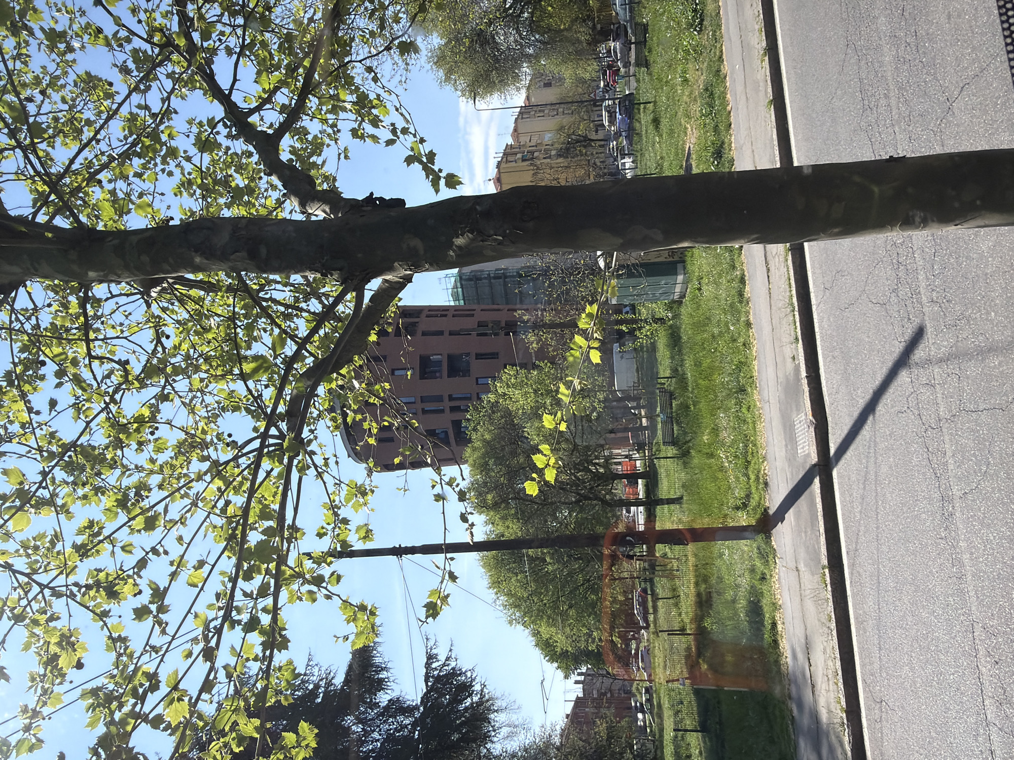 Spring street scene documented in Milan