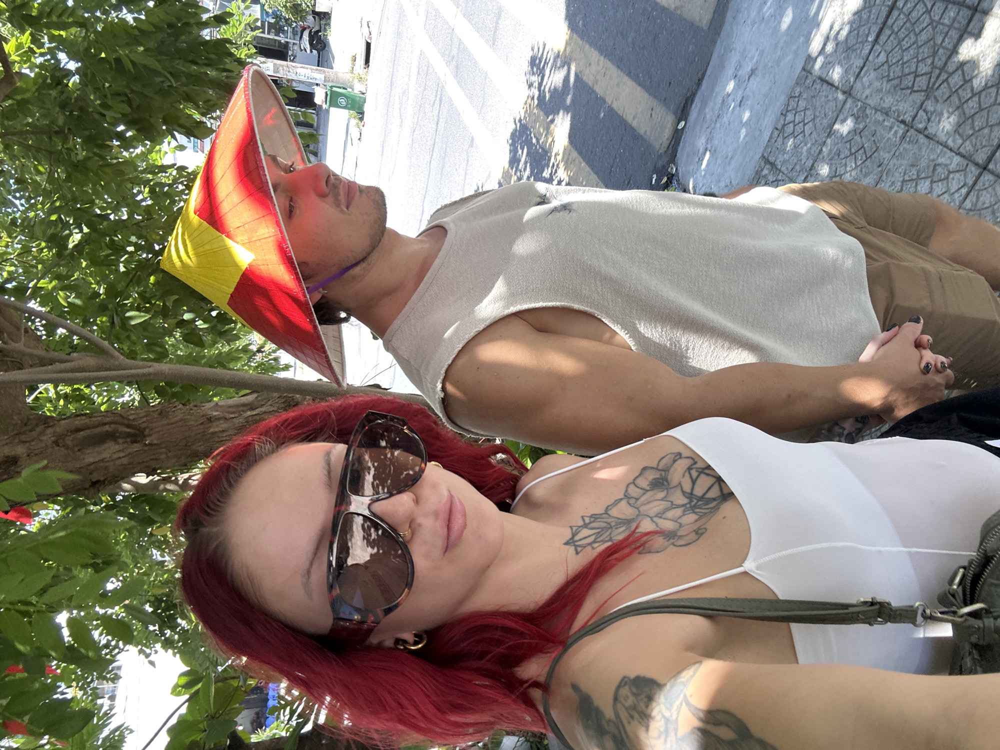 Afternoon selfies and street life in central Đà Nẵng