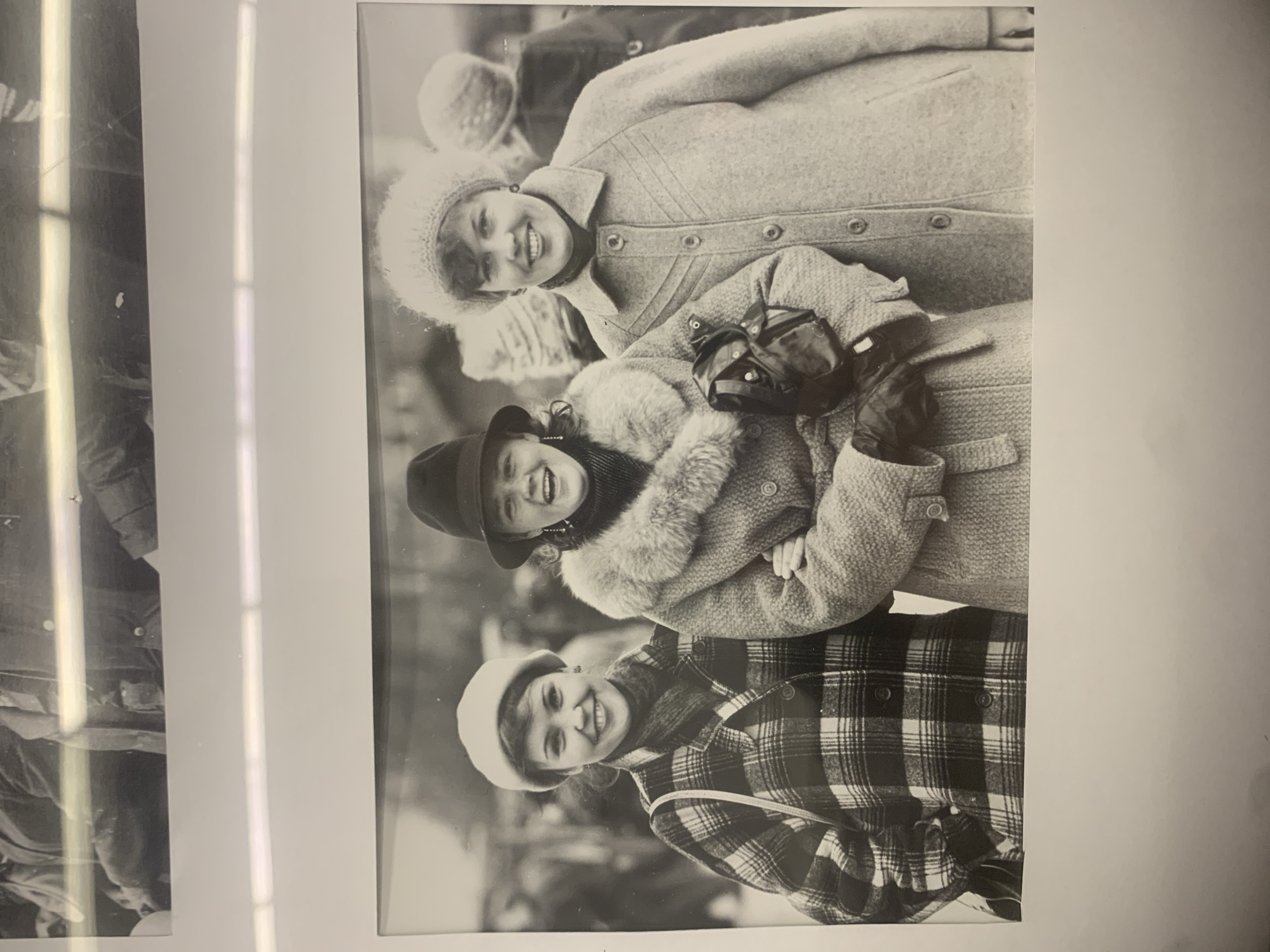 Morning scenes documented across museums, restaurants, galleries in Izhevsk