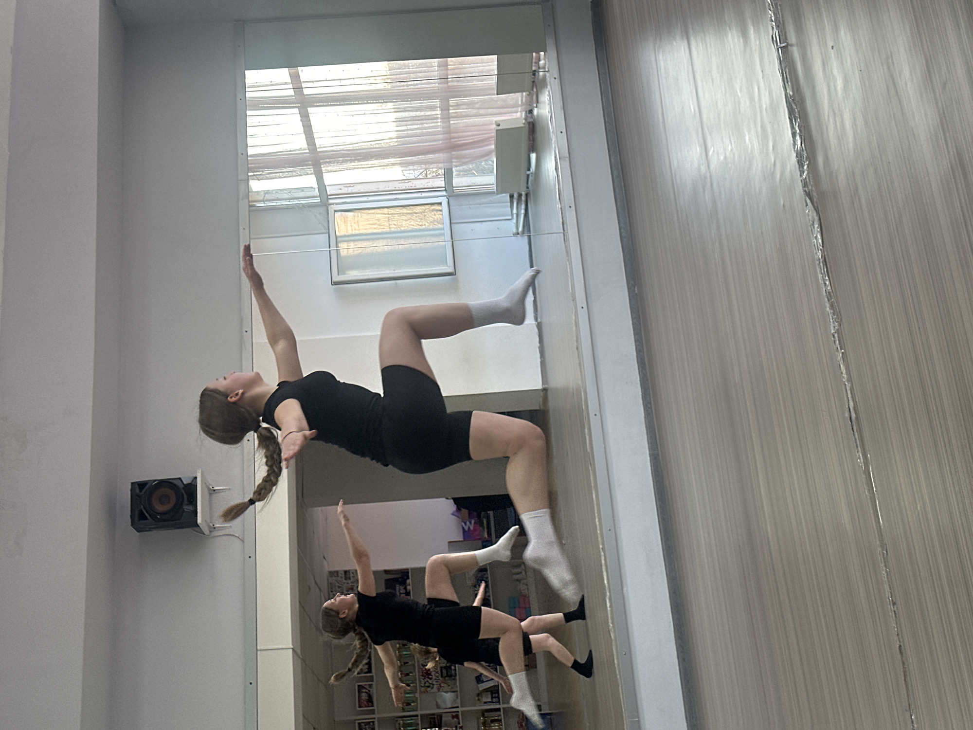 Children's dance class session captured in Votkinsk studio