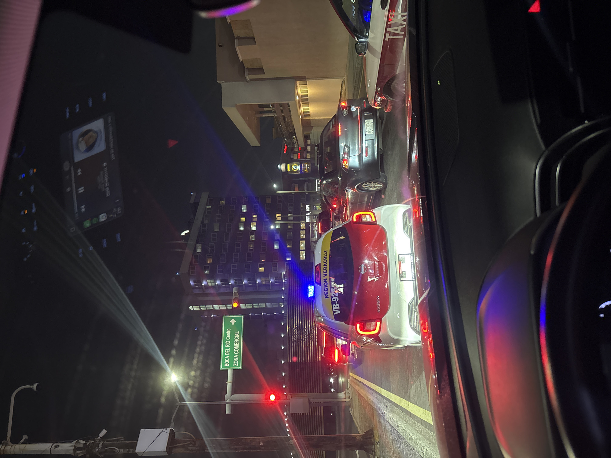 Police vehicle with emergency lights spotted in Veracruz traffic