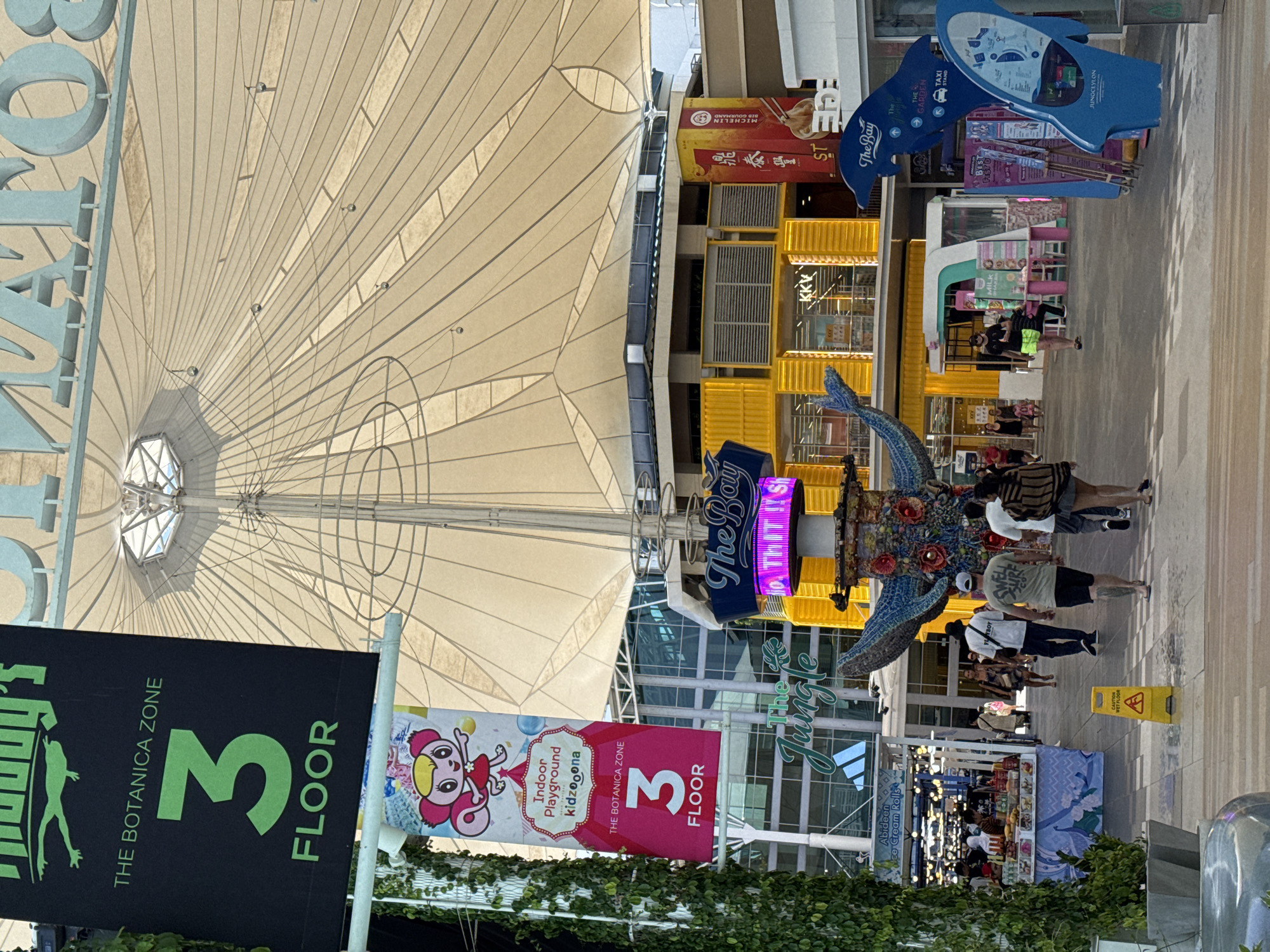 Morning shopping scene at Patong's Botanica Zone outdoor market