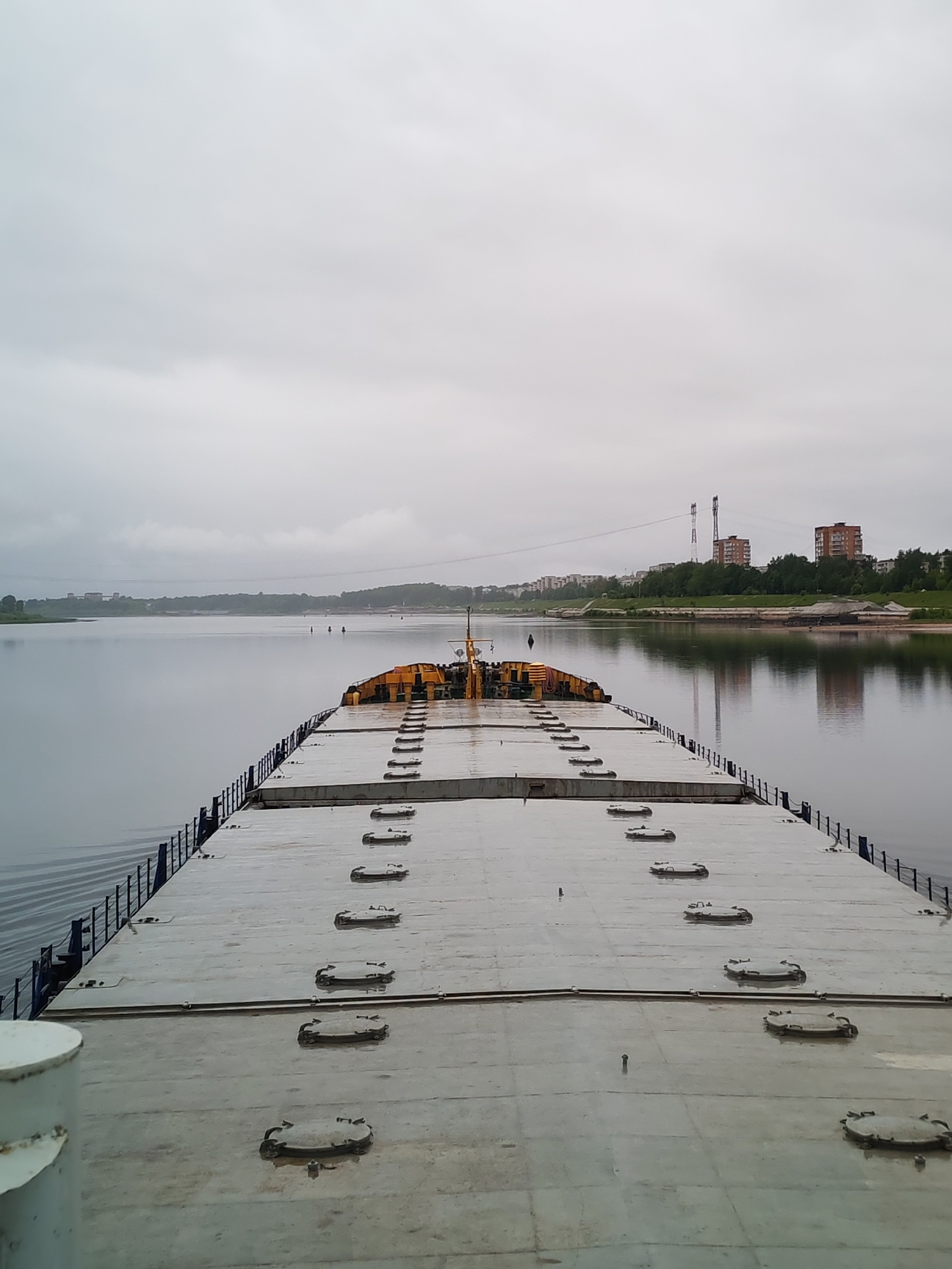 Nighttime waterfront activity documented in Bol'shie Mkhi, Russia