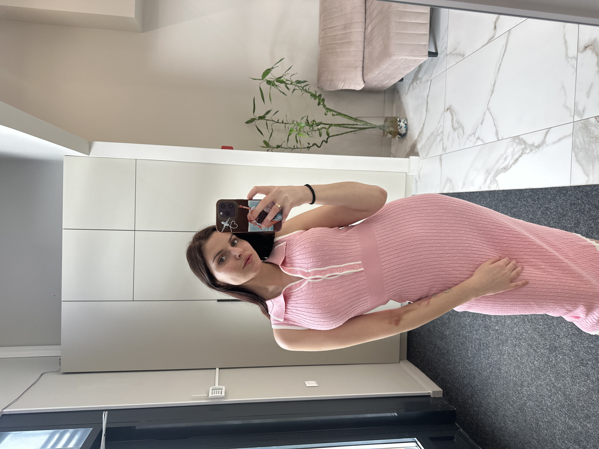 Quiet afternoon at home, pink knit outfit and everyday details