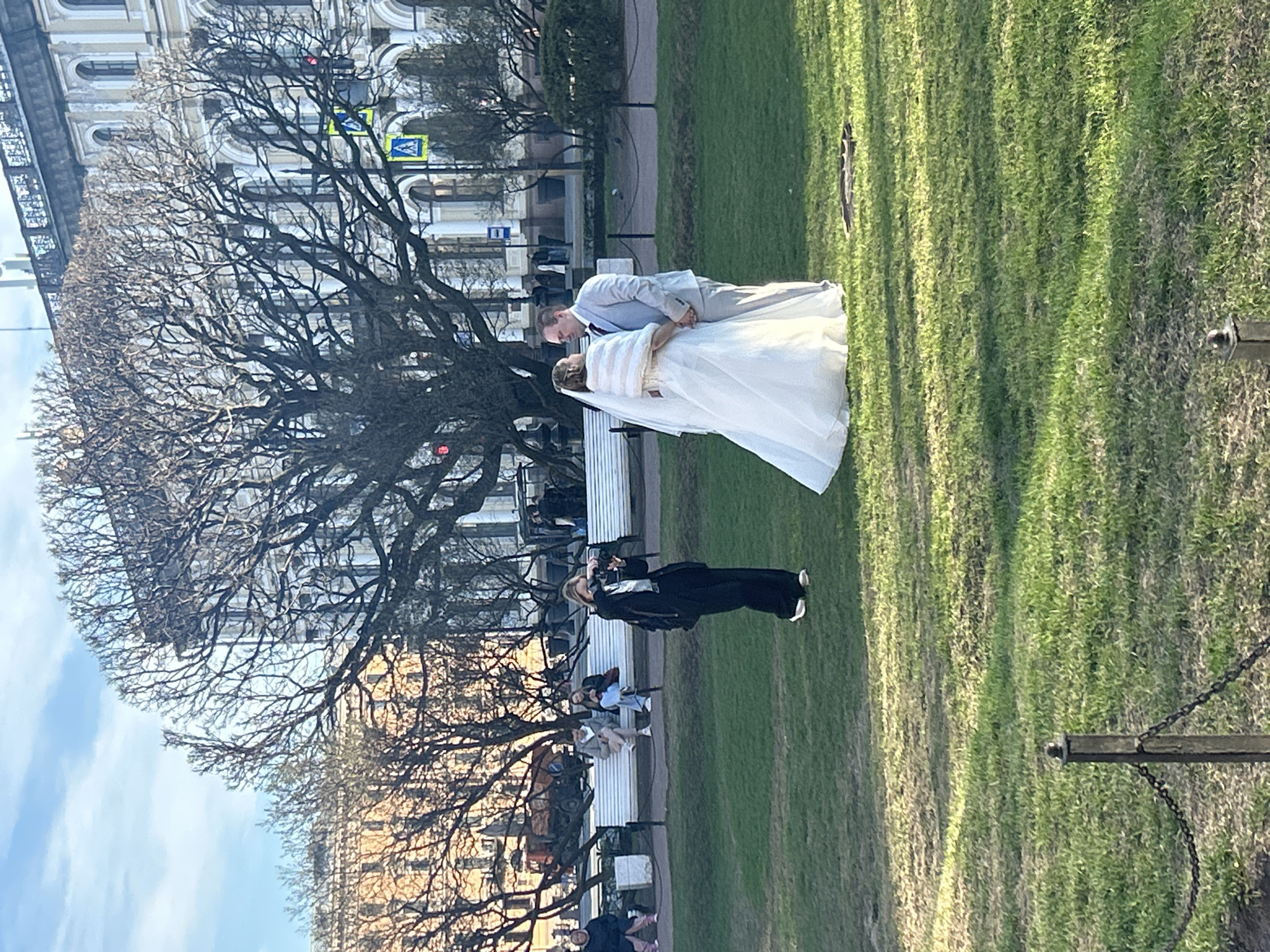 Wedding photoshoot captured near Saint Isaac's Cathedral, Saint Petersburg