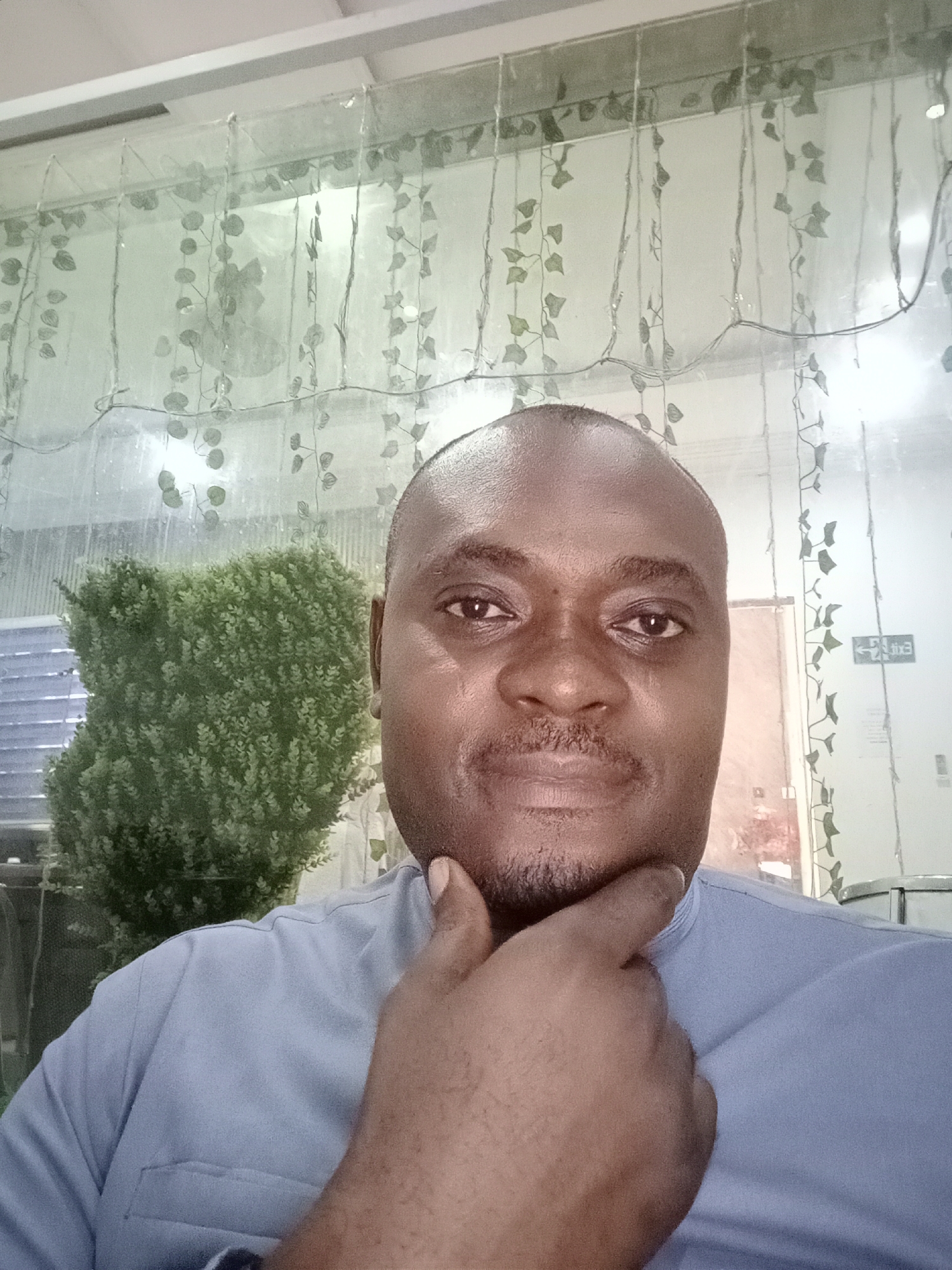 Man in blue garment spotted around Gwarinpa Nigeria neighborhood
