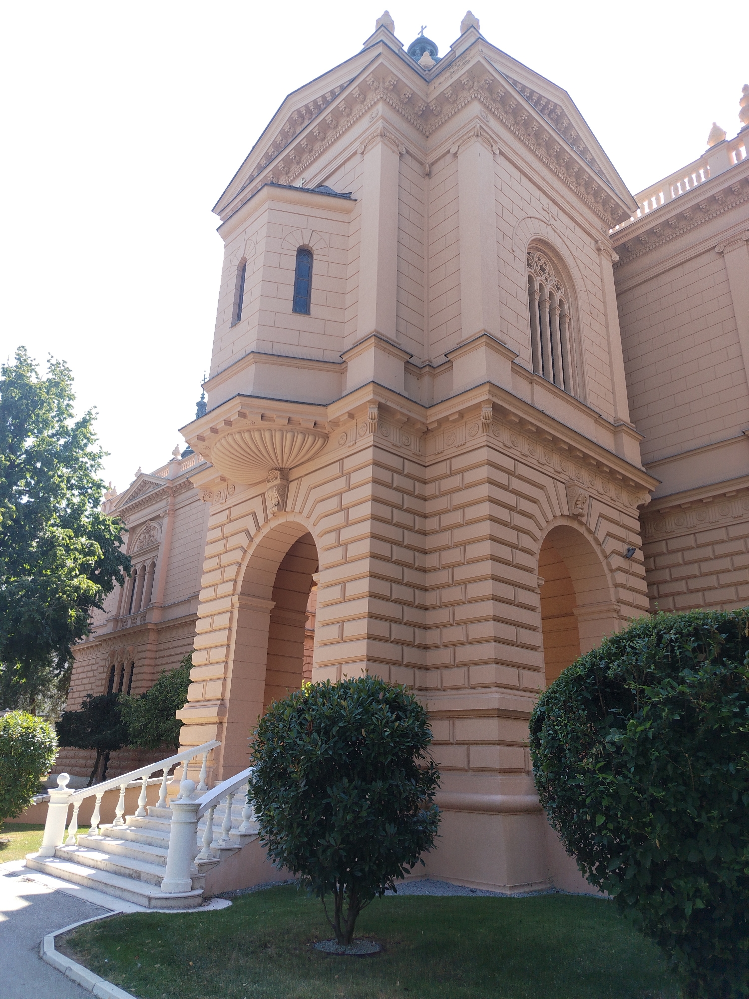 Afternoon stroll through Sremski Karlovci's historic landmarks