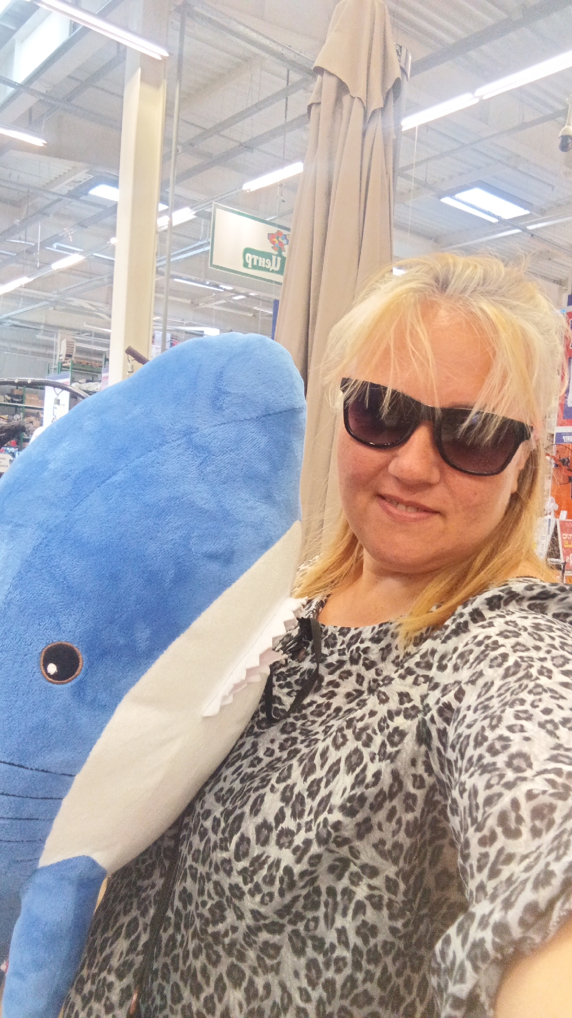 Shopping trip through a Kryvyi Rih home and garden store