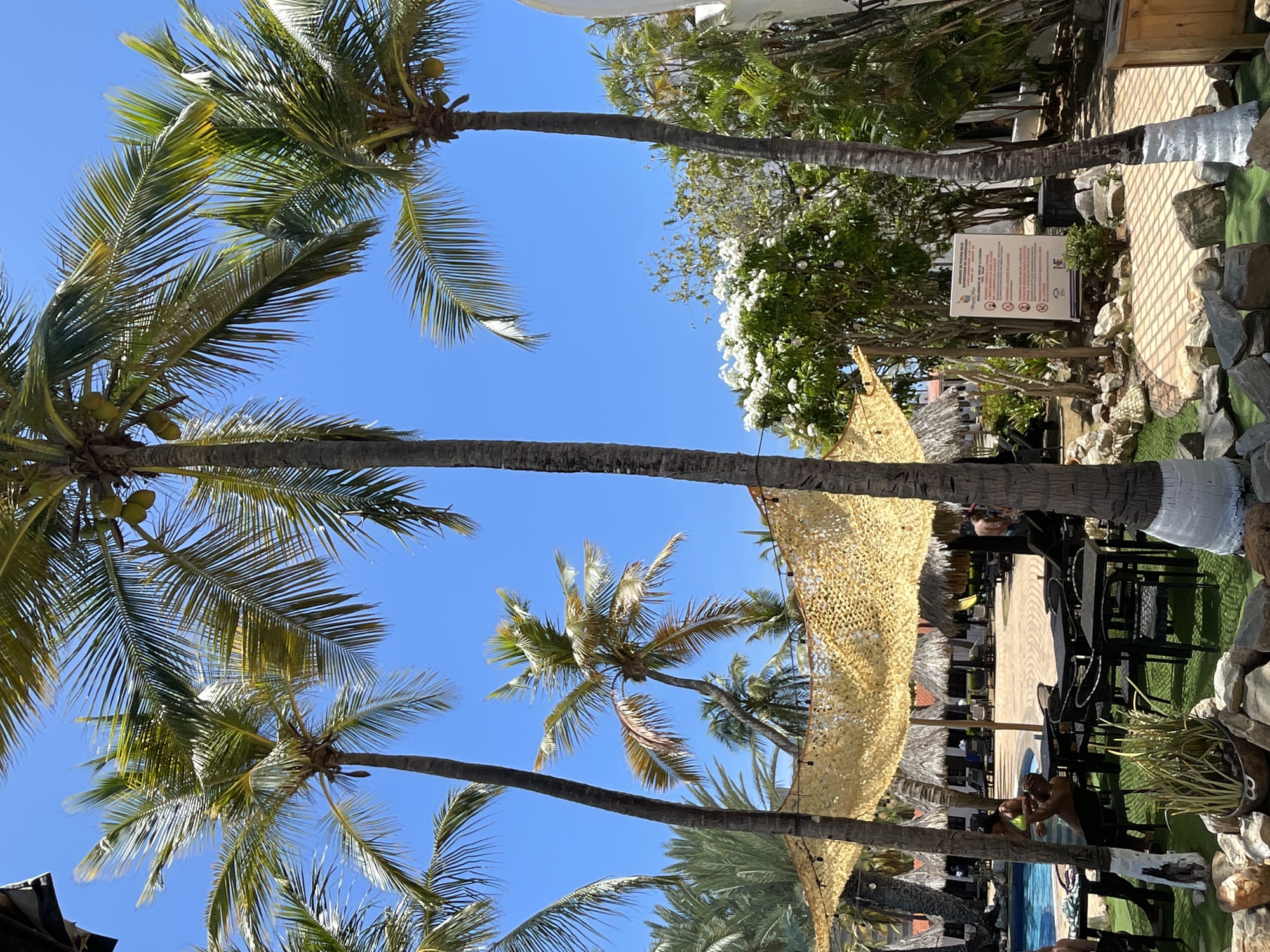 Recreational spaces documented at Porlamar resort facility