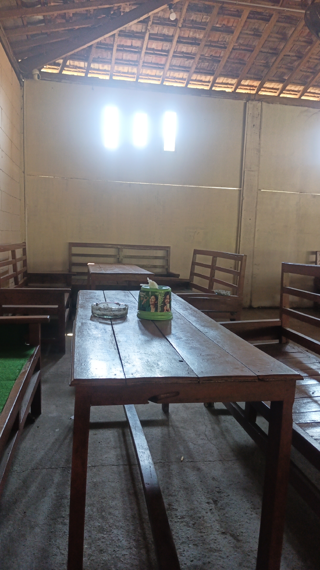 Morning stop at a rustic open-air warung in Ngembalrejo