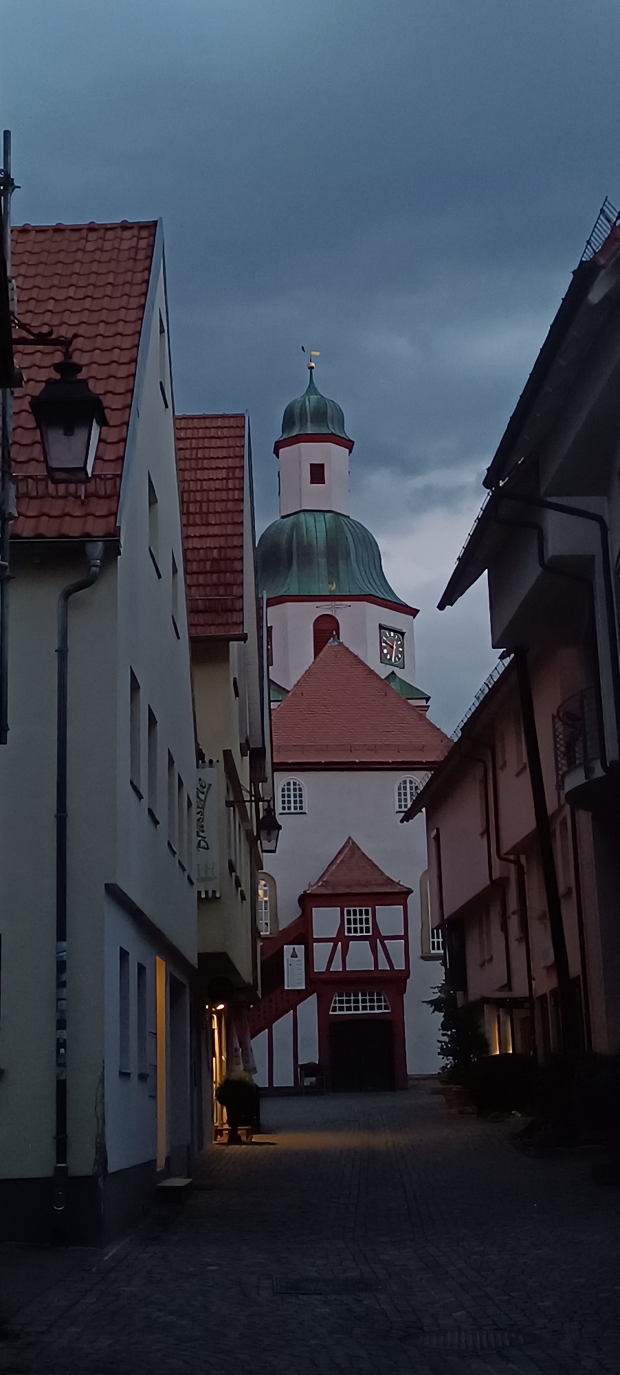 Overcast evening wander through Winnenden's historic town center