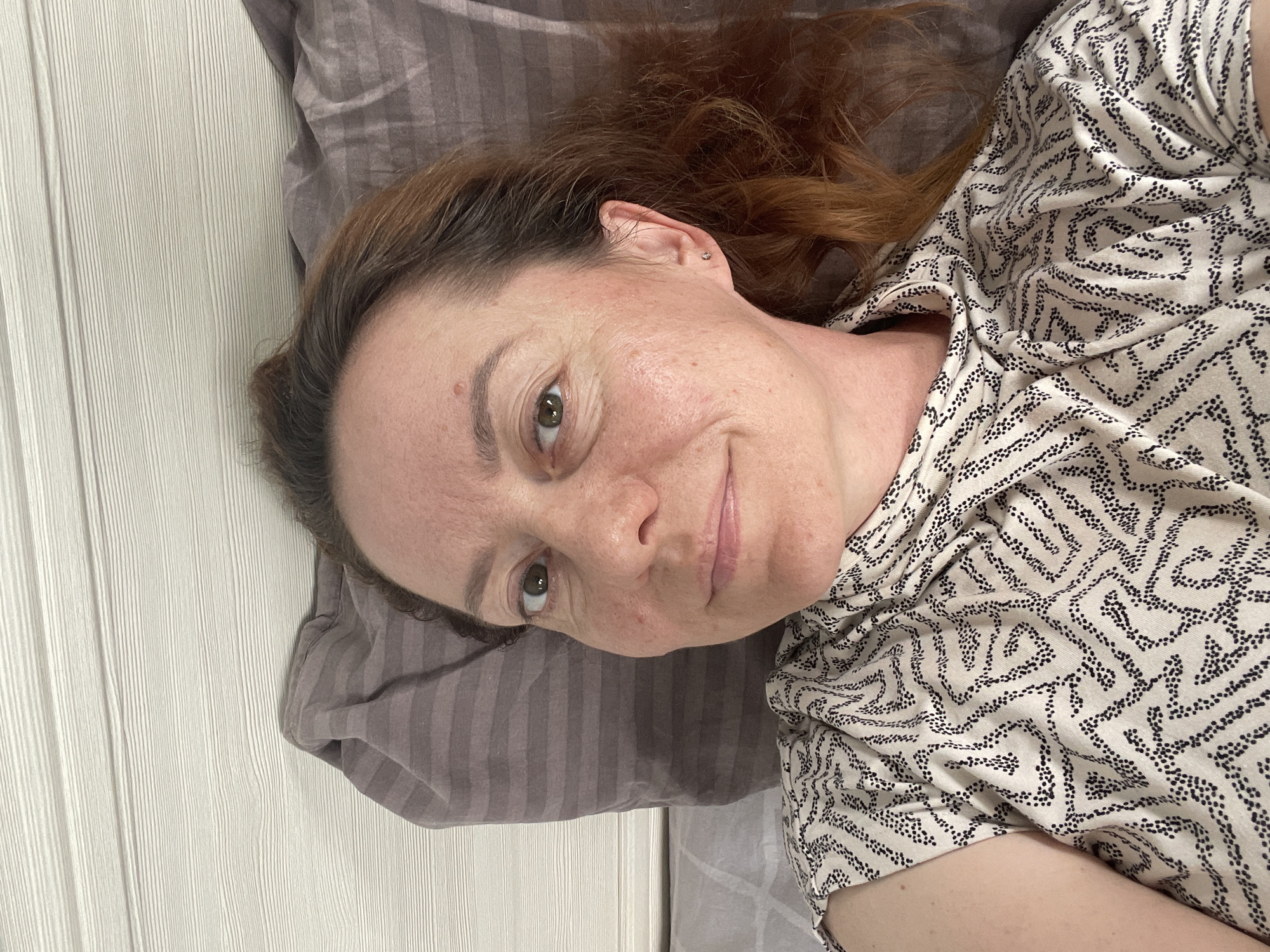 Quiet Sunday morning: resting, scrolling, unwinding indoors