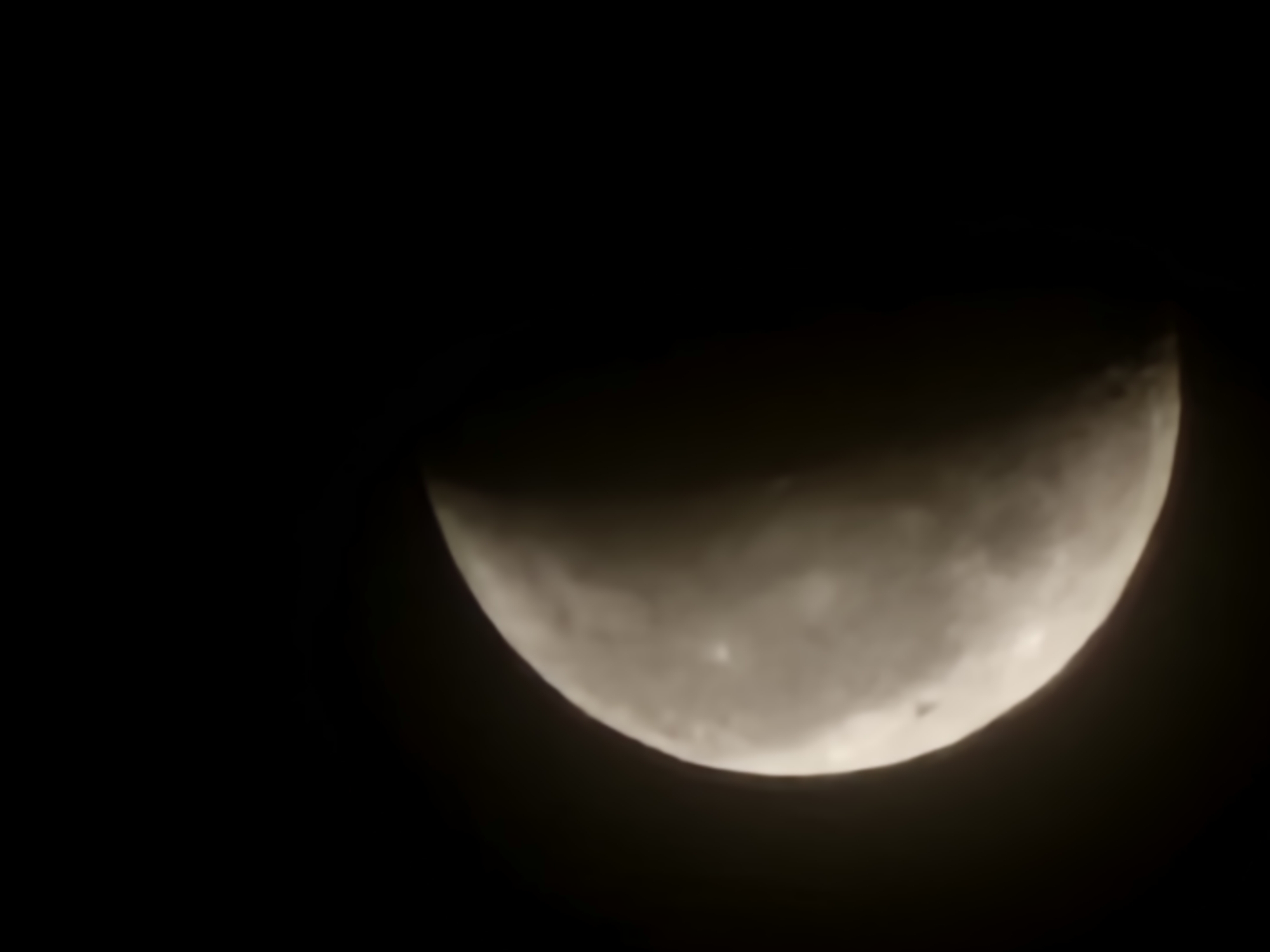 Crescent moon observed early morning in Luxembourg