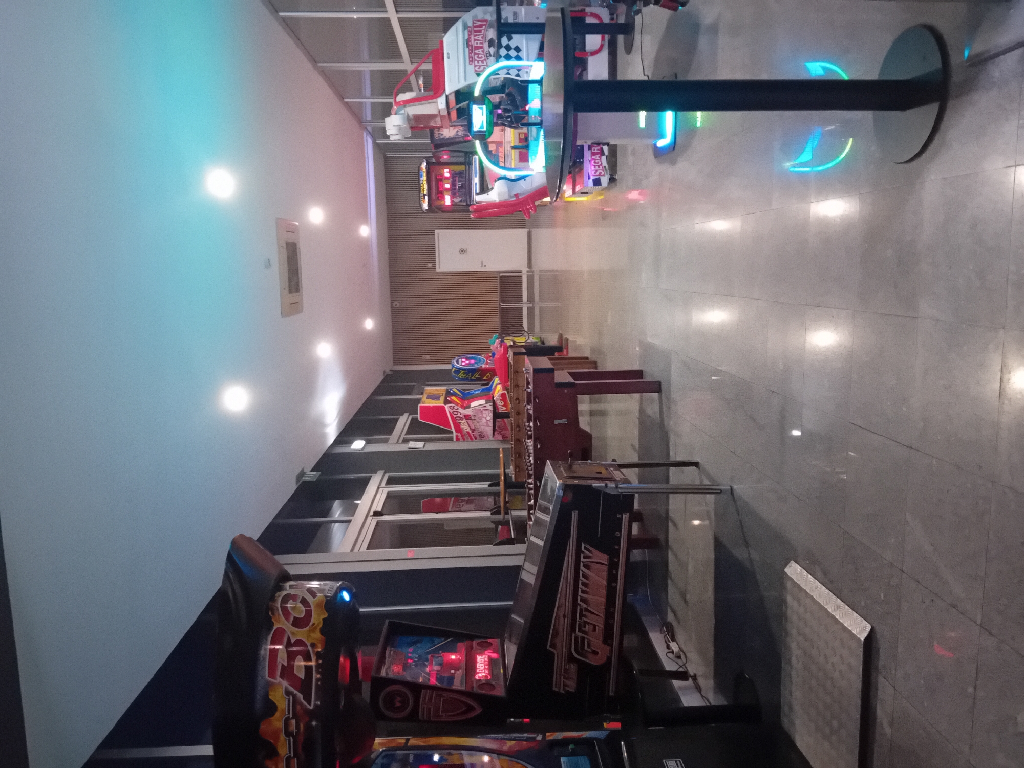 Evening bowling session documented at Figueira da Foz alley