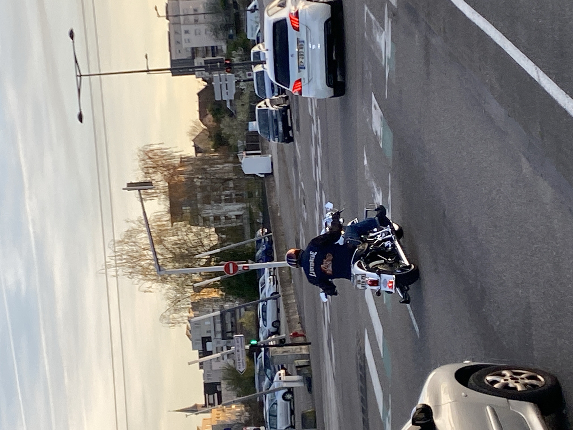 Daily life moments captured in Hœnheim: motorcycling, gym workouts