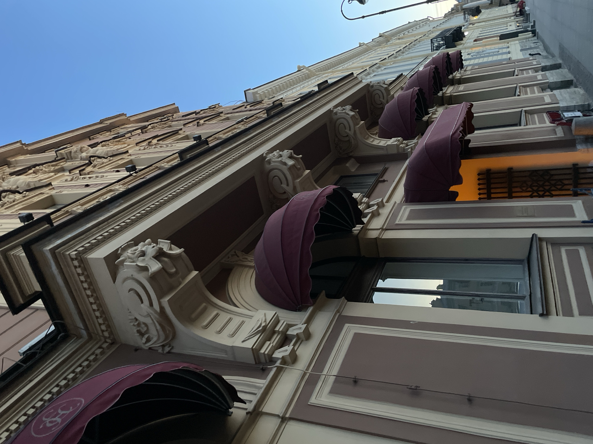 Witness documents Saint Petersburg's ornate architecture during afternoon stroll