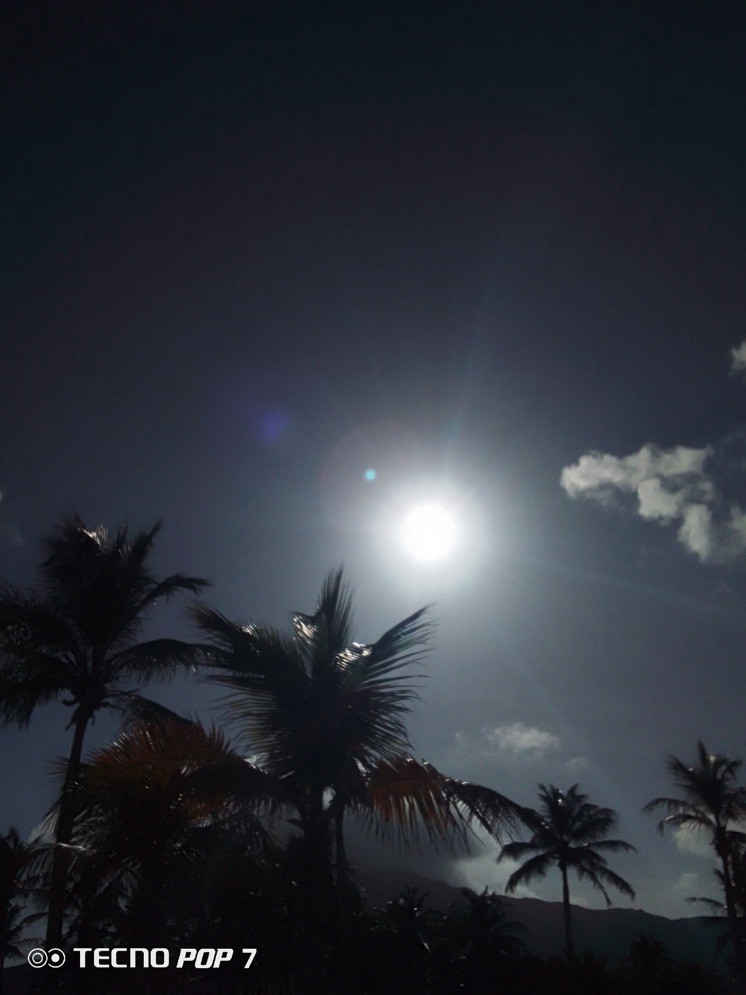 Venezuelan witness documents daylight to dusk transition over mountains