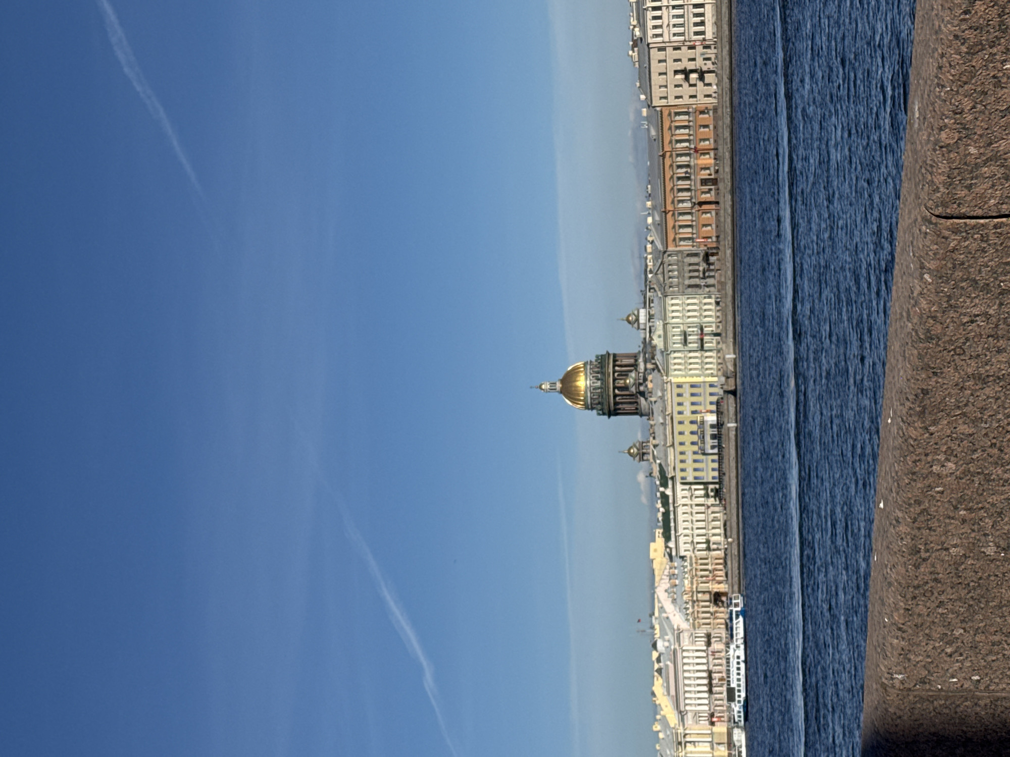 Sunny afternoon sightseeing captured across Saint Petersburg landmarks