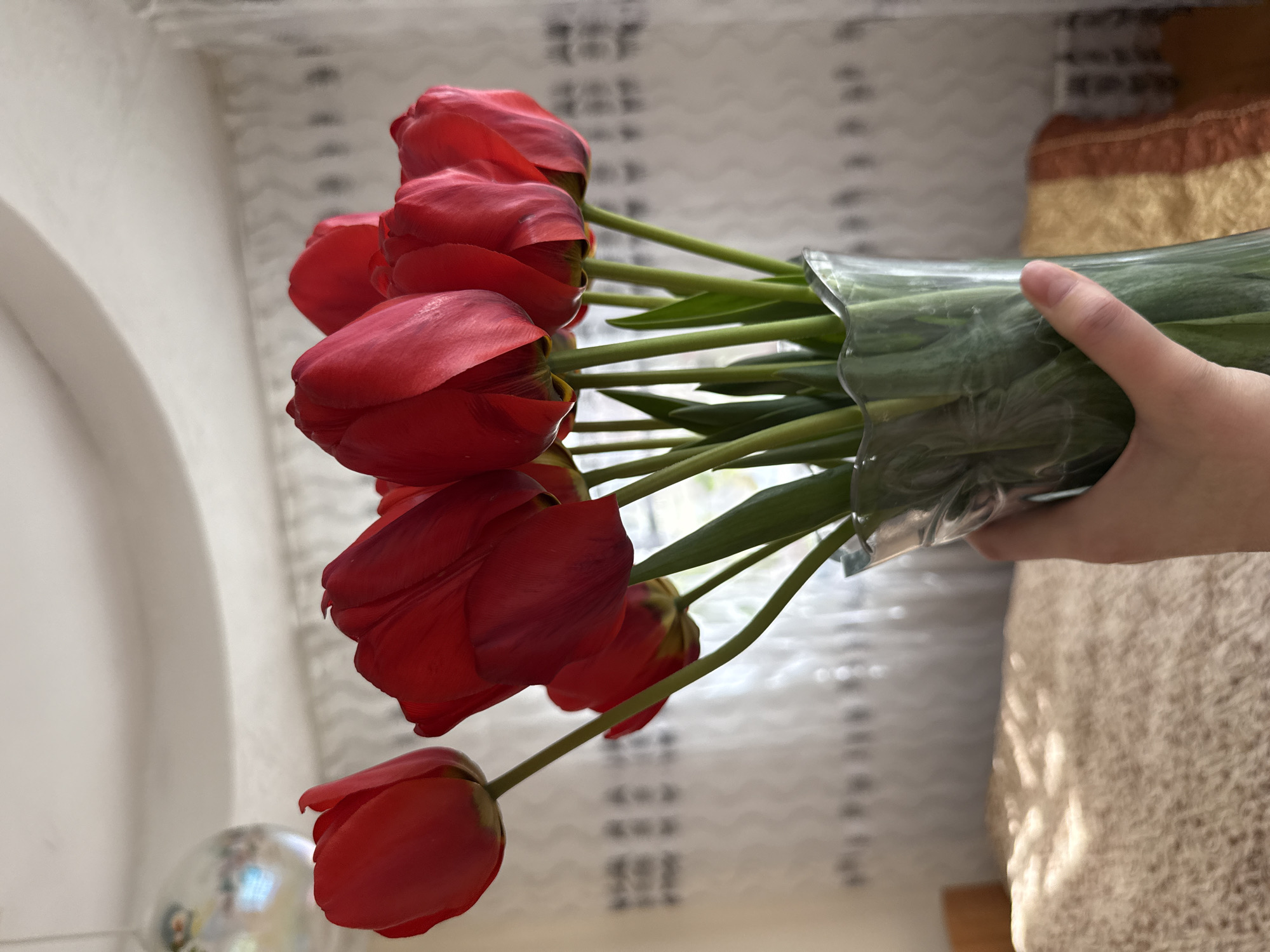 Quiet Sunday morning captured in Aksay homes