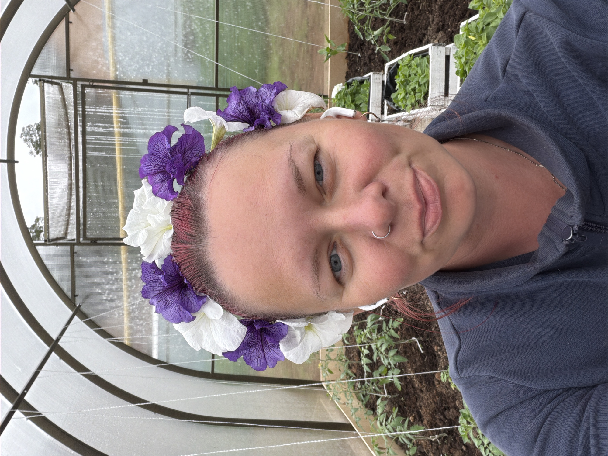 Flower crown photo session in Russian greenhouse