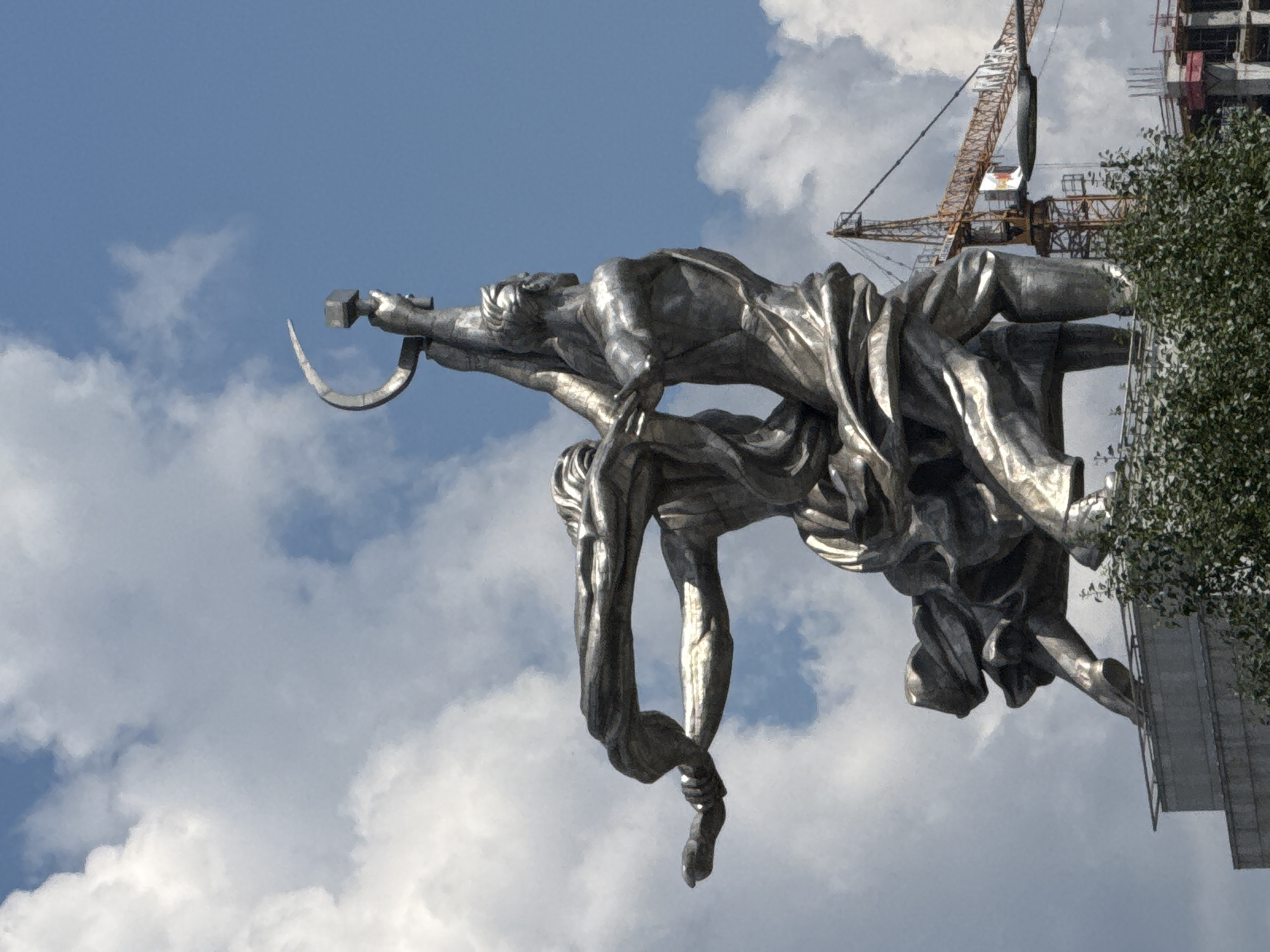 Selfies and sightseeing at Moscow's Worker and Kolkhoz Woman monument