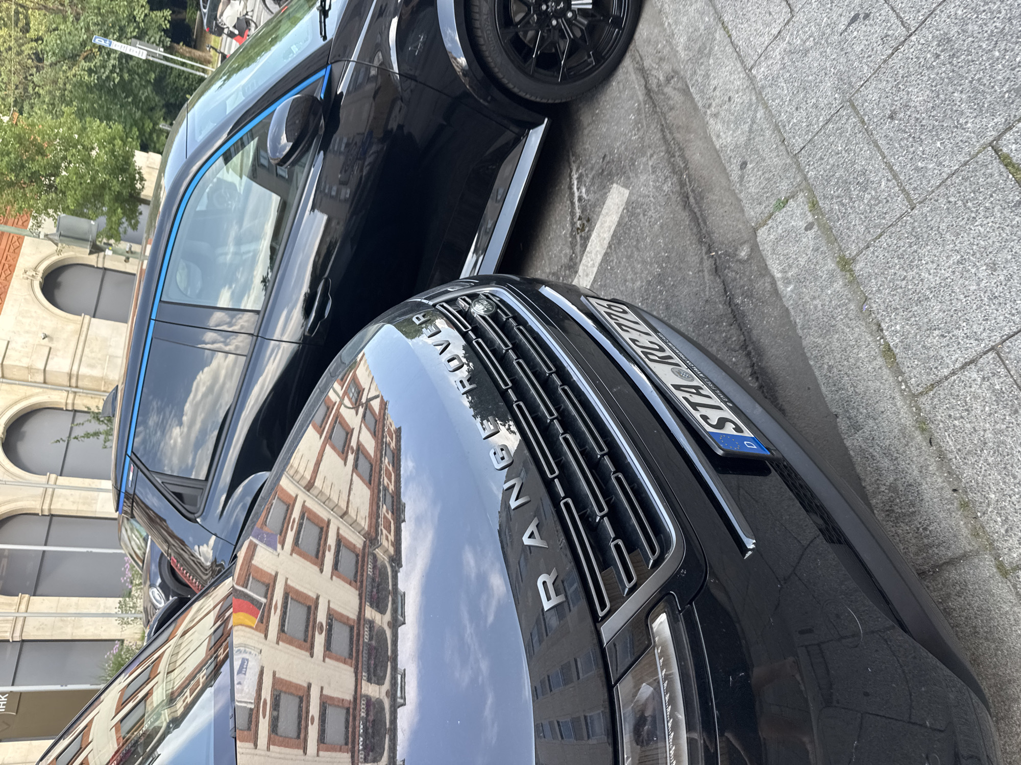 Street scenes and transit snapshots across central Munich