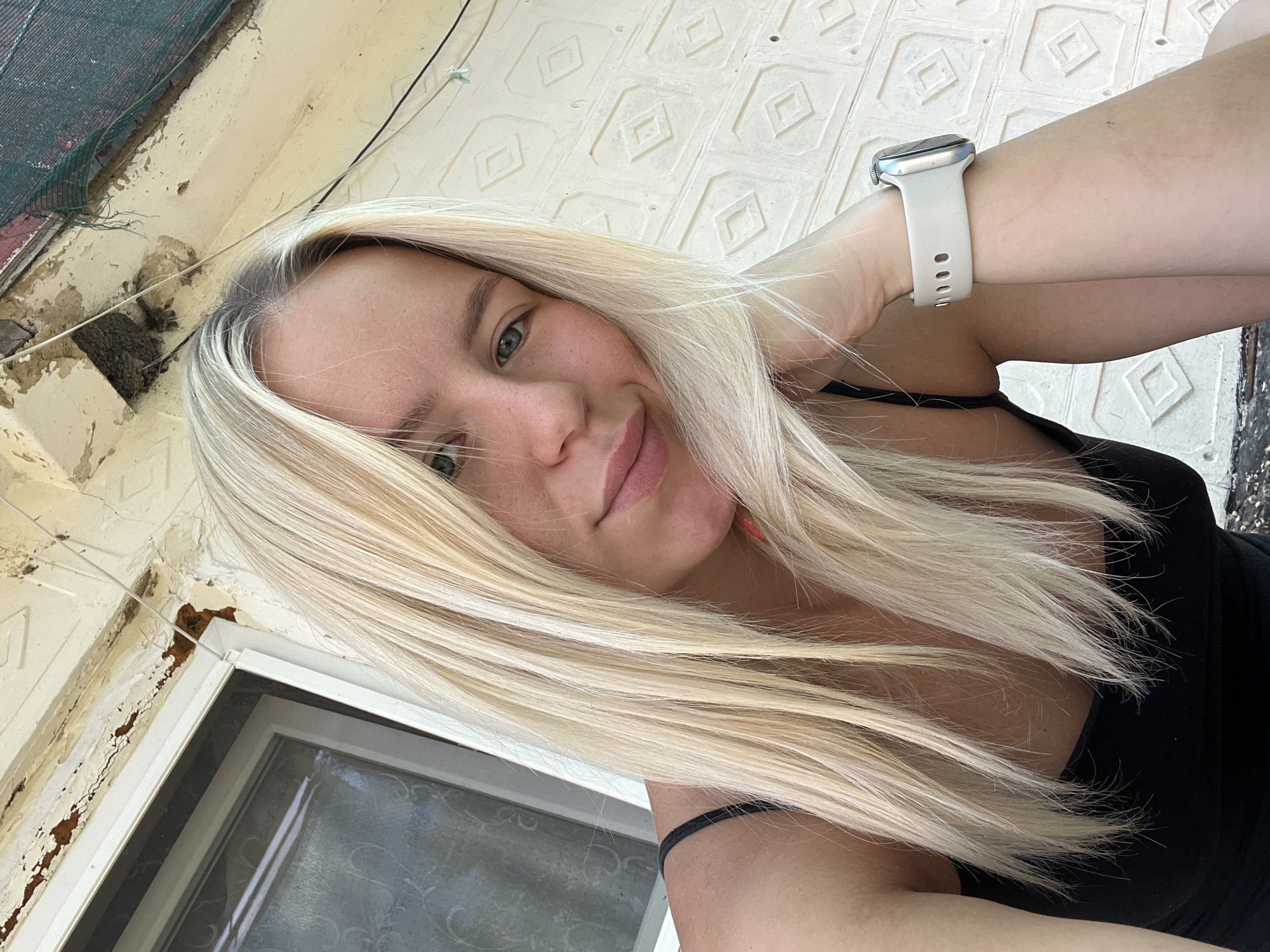 Outdoor selfies and garden roses on a summer morning