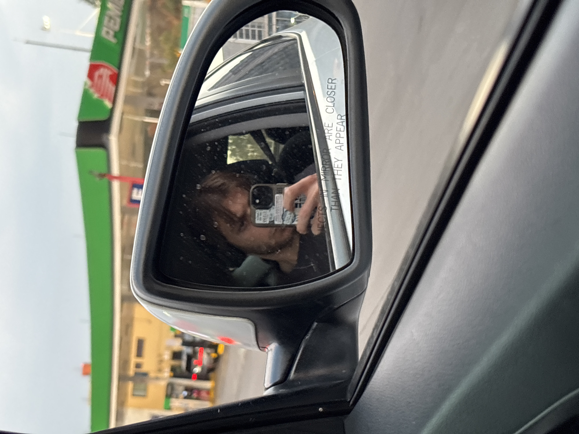 Driver documents evening journey through Huixquilucan, Mexico