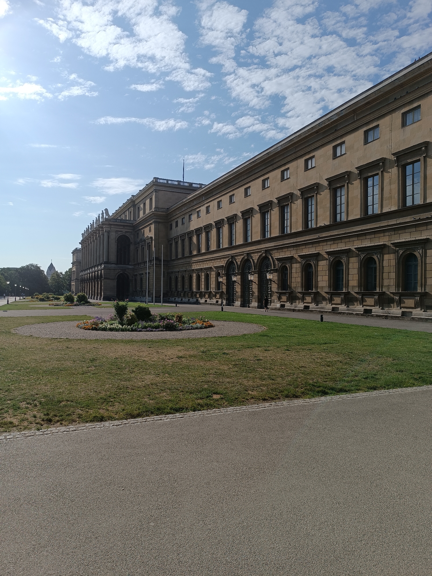 Morning stroll through Munich's historic center and English Garden