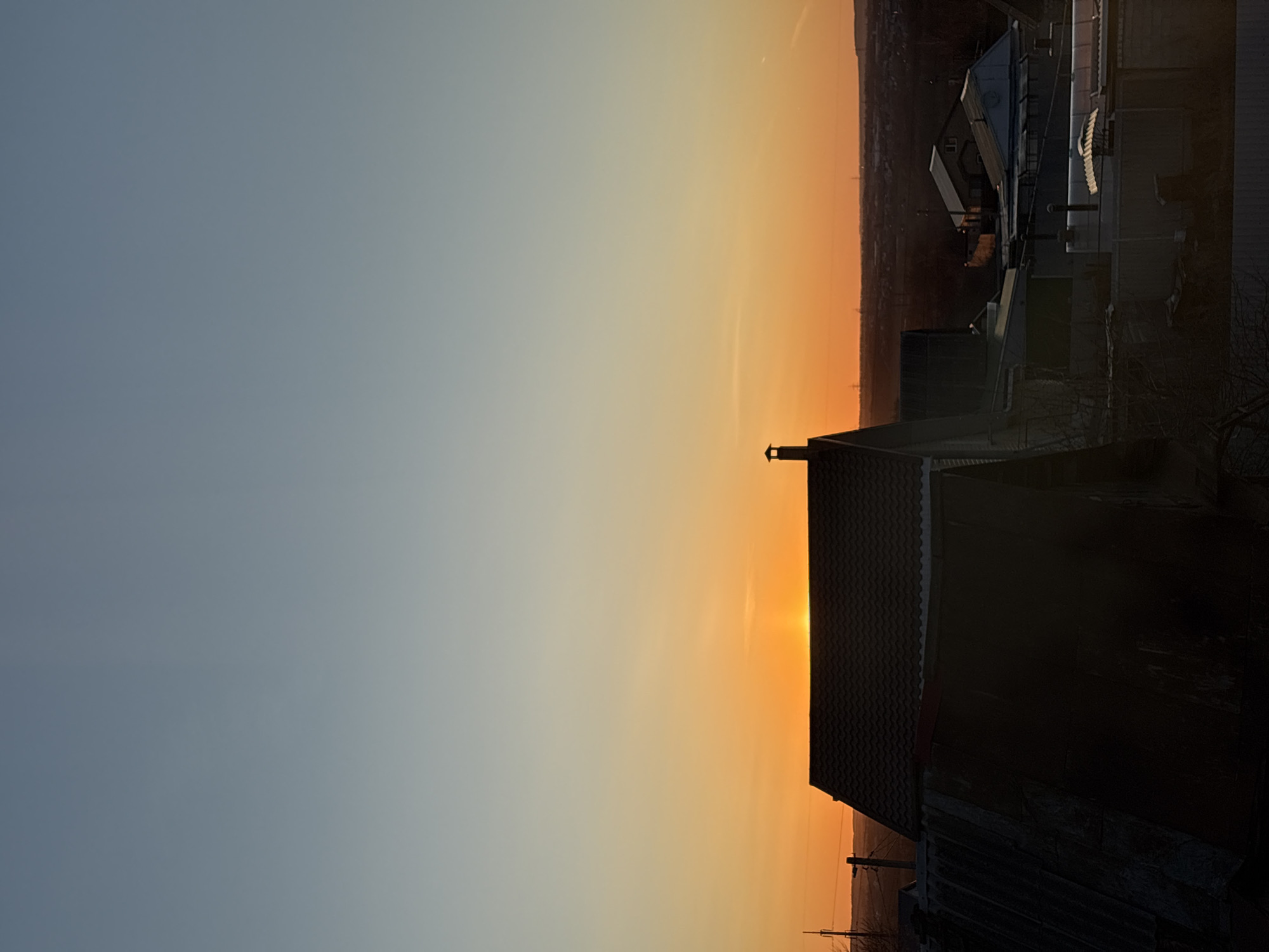 Sunset documented over Ulyanovsk residential district April 15