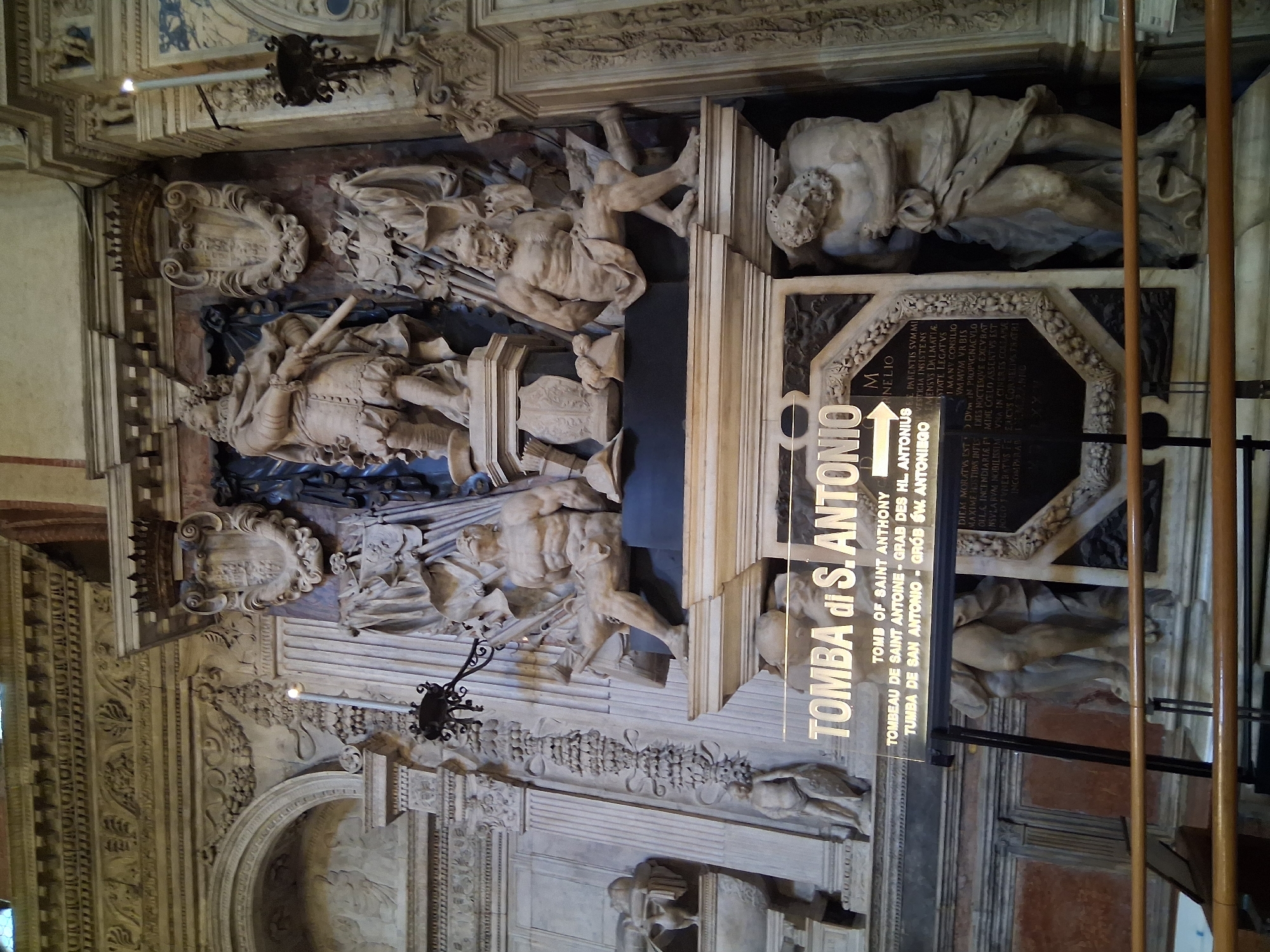 Inside Padua's basilicas and chapels on a July morning