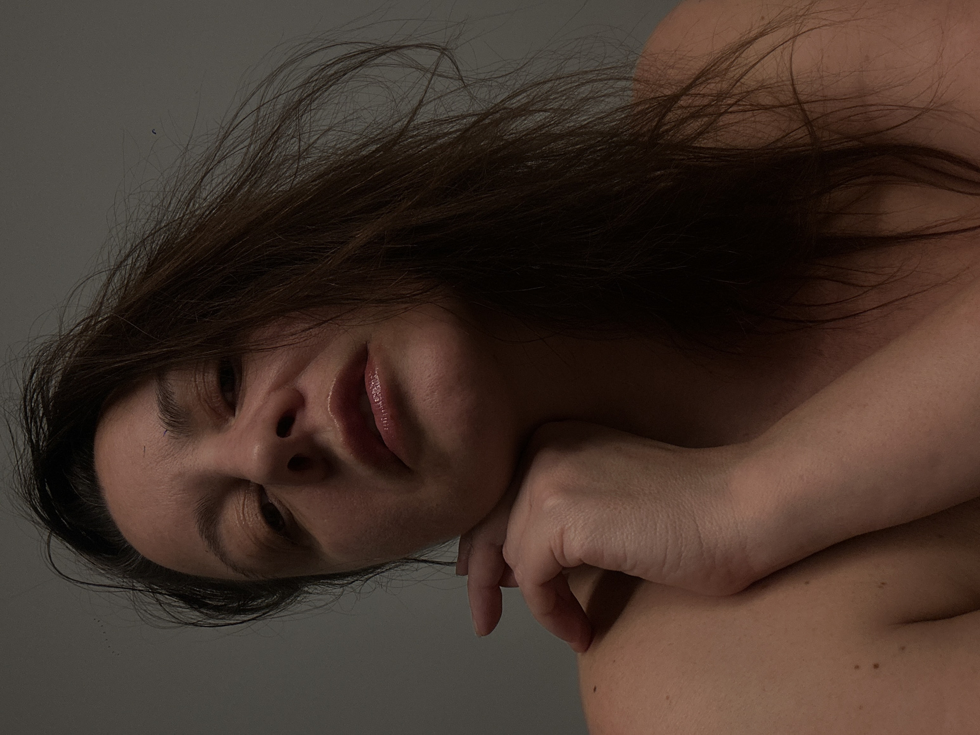 Portrait session captured in Riga features intimate close-up photographs
