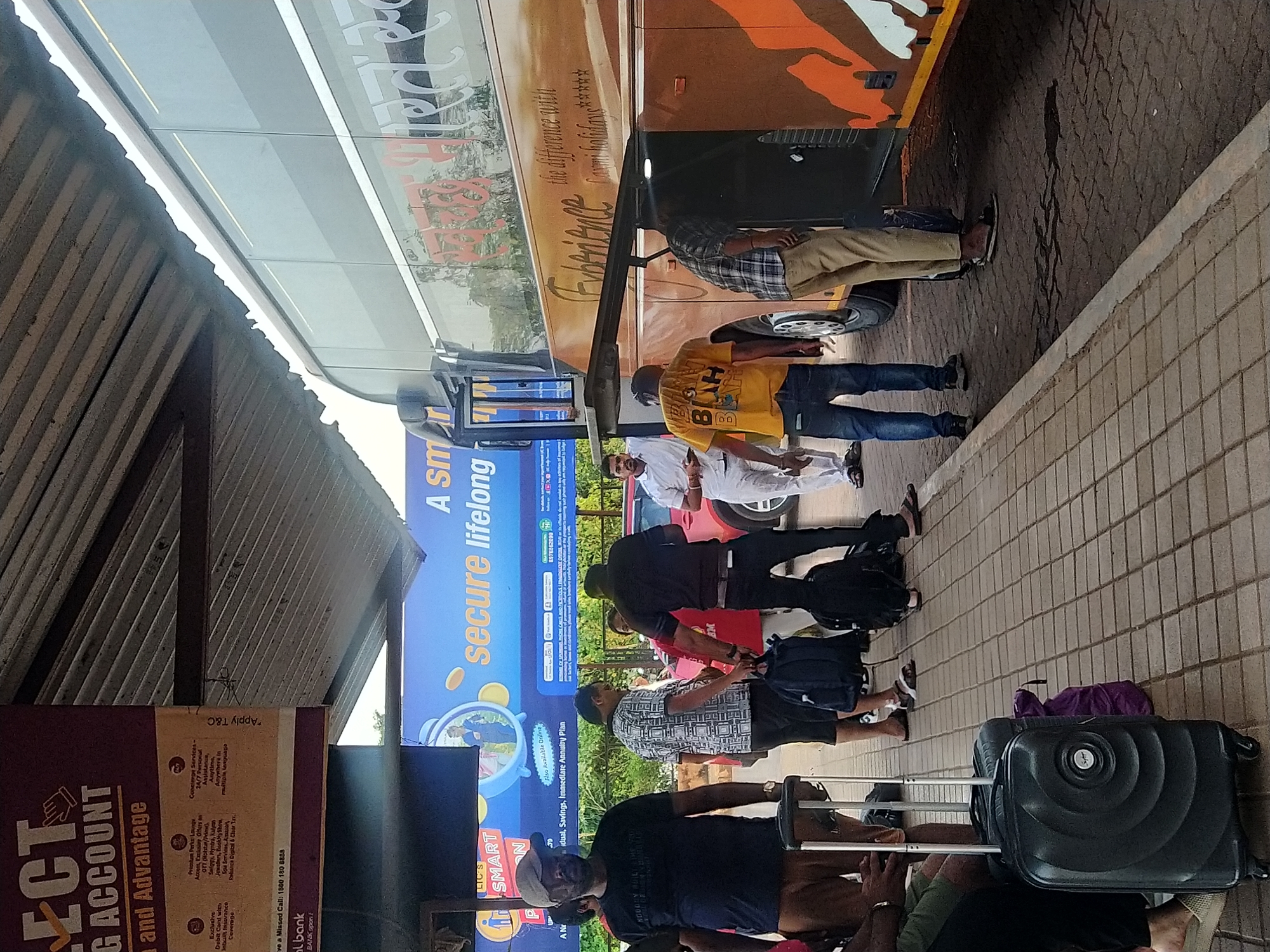Routine afternoon bus operations observed at Mapusa transit terminal