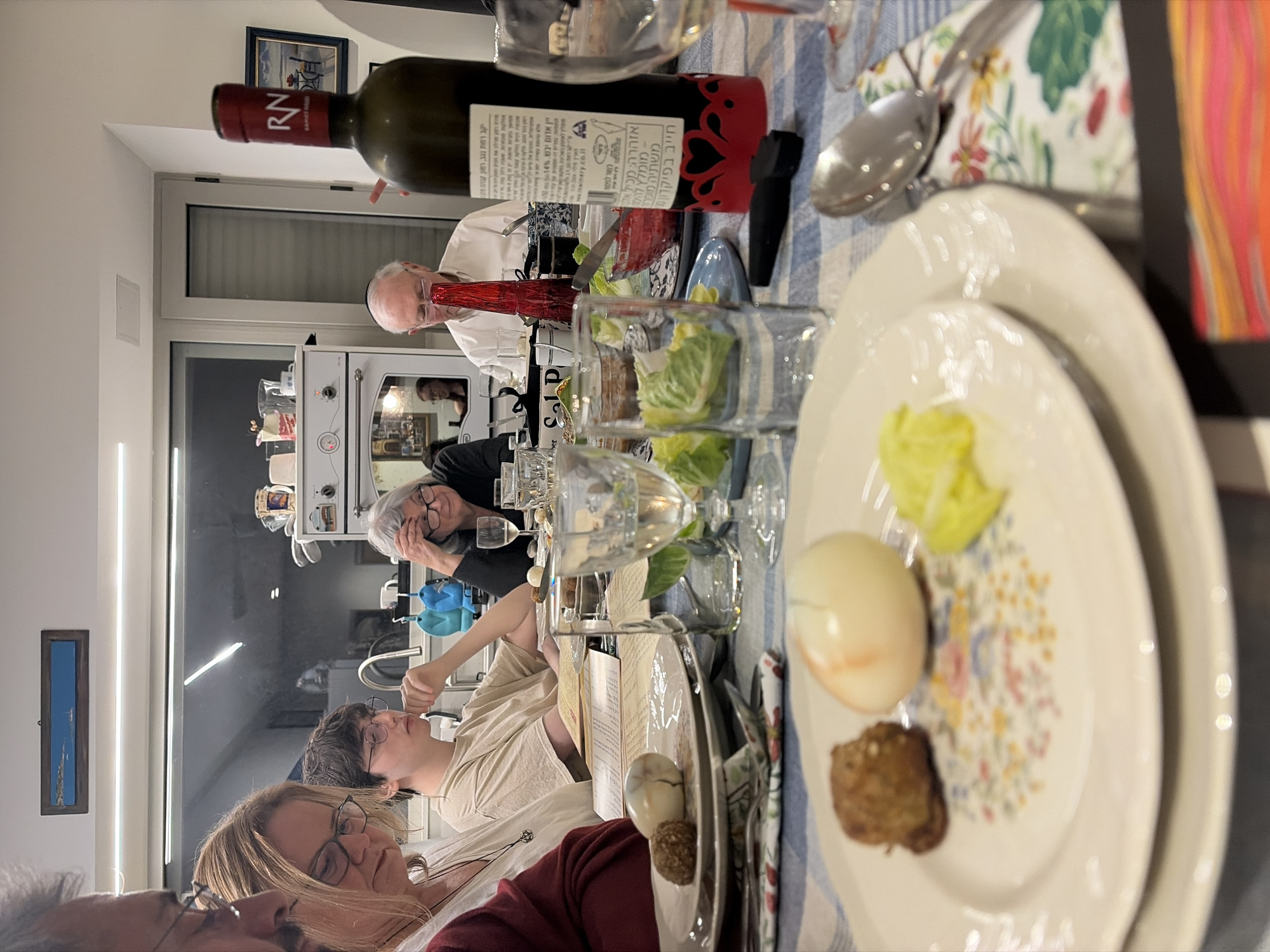 Family observes Passover Seder in Jerusalem