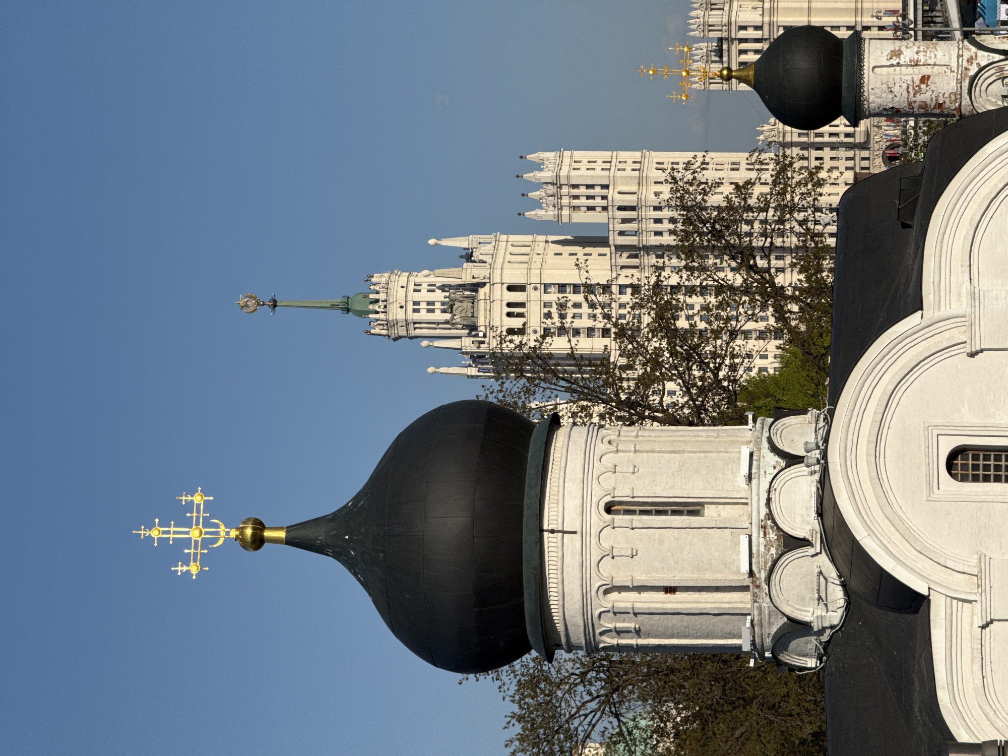 Afternoon scenes captured across Moscow's historic landmarks and public spaces