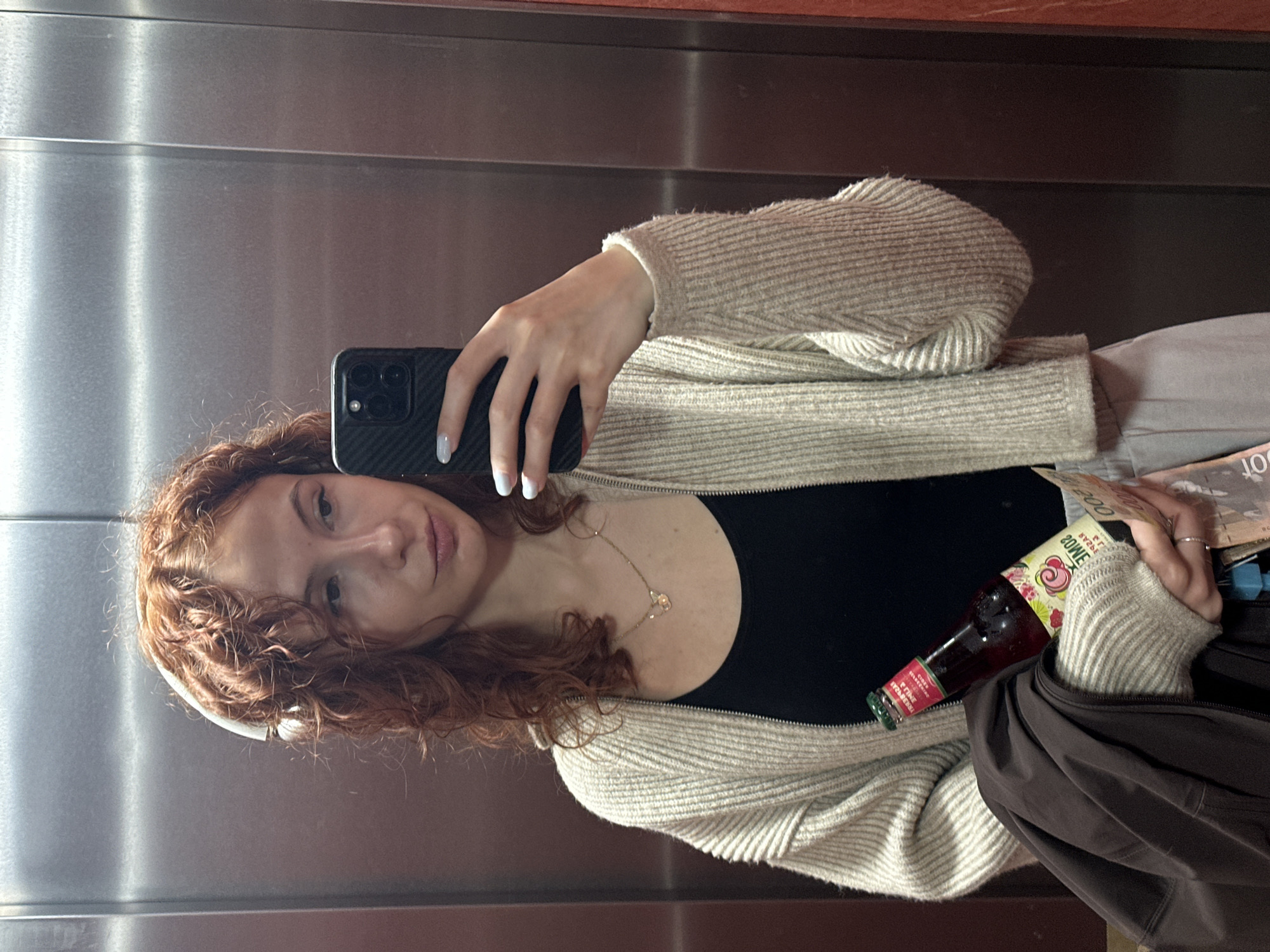 Woman takes multiple elevator selfies in Novi Sad