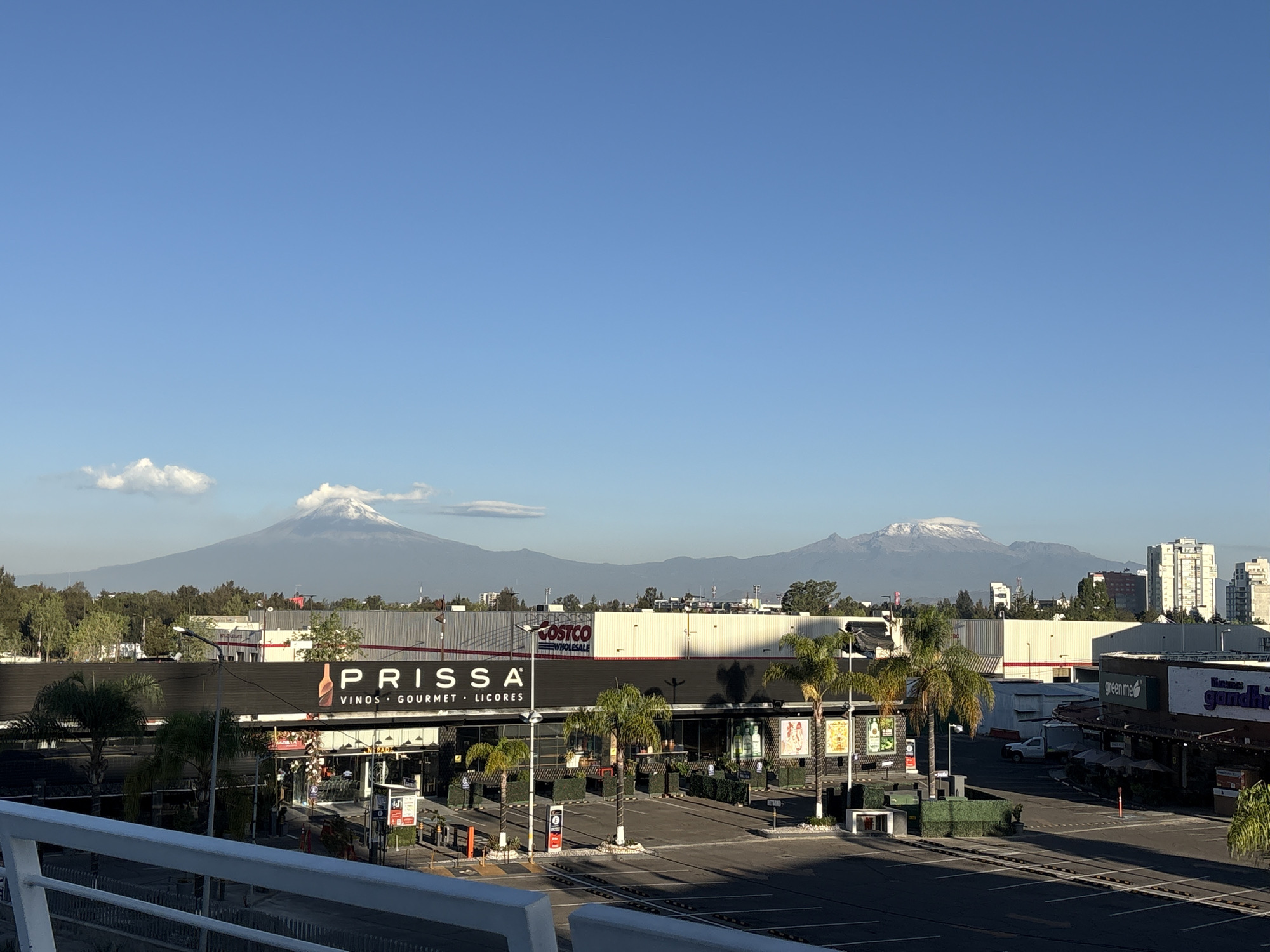 Daily life moments captured across Puebla metro area